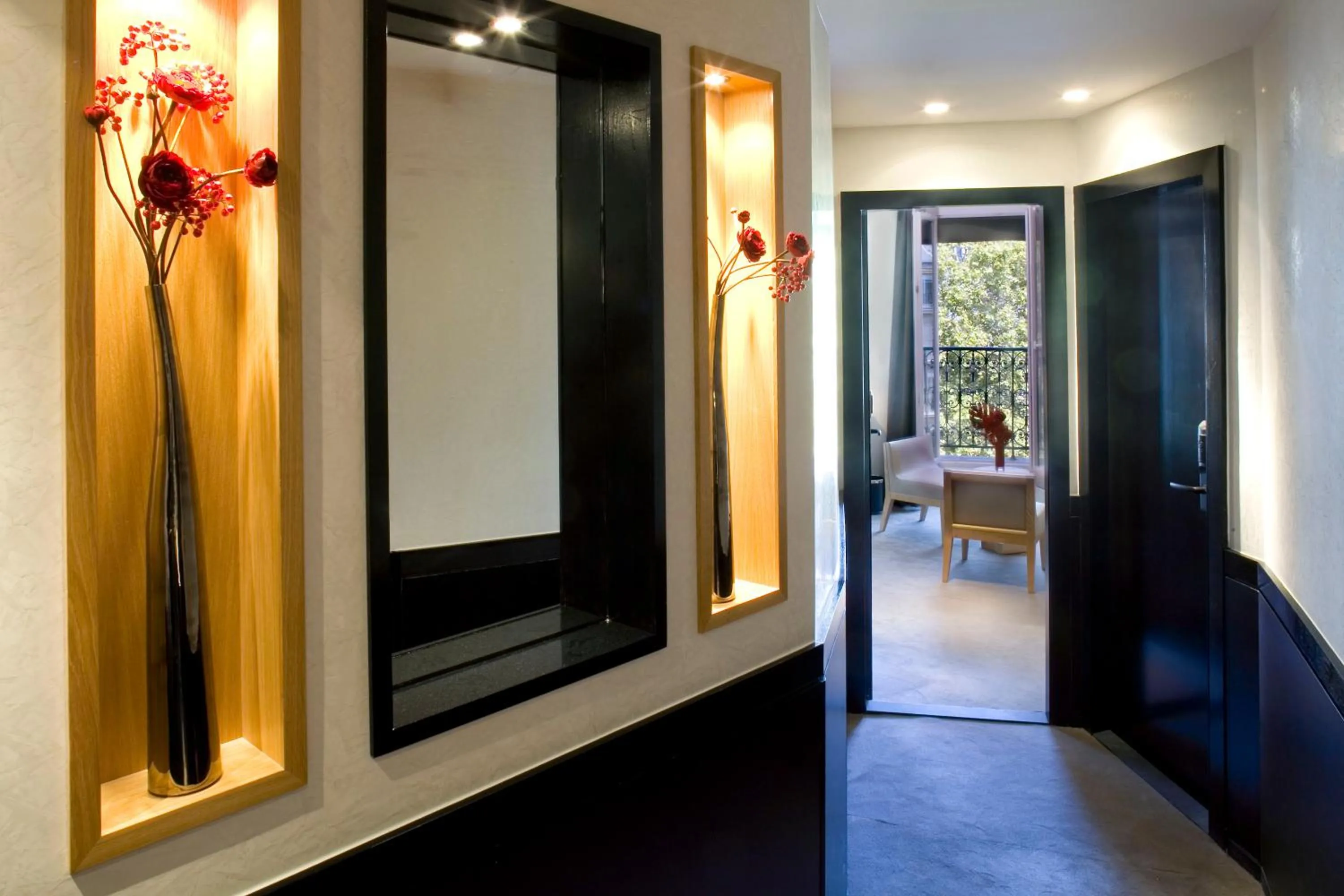 Balcony/Terrace in Marceau Champs-Elysées