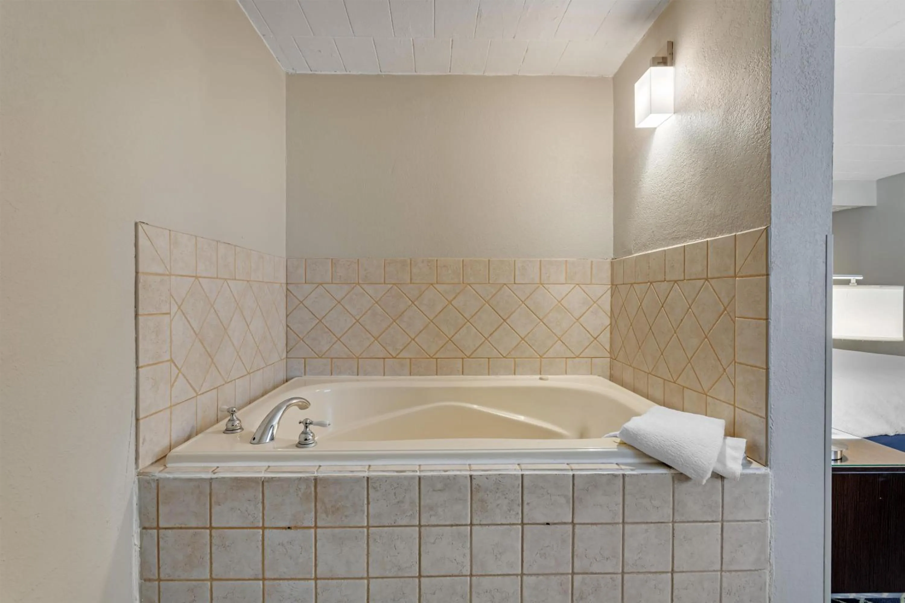 Bedroom in Best Western Hunt's Landing Hotel Matamoras Milford