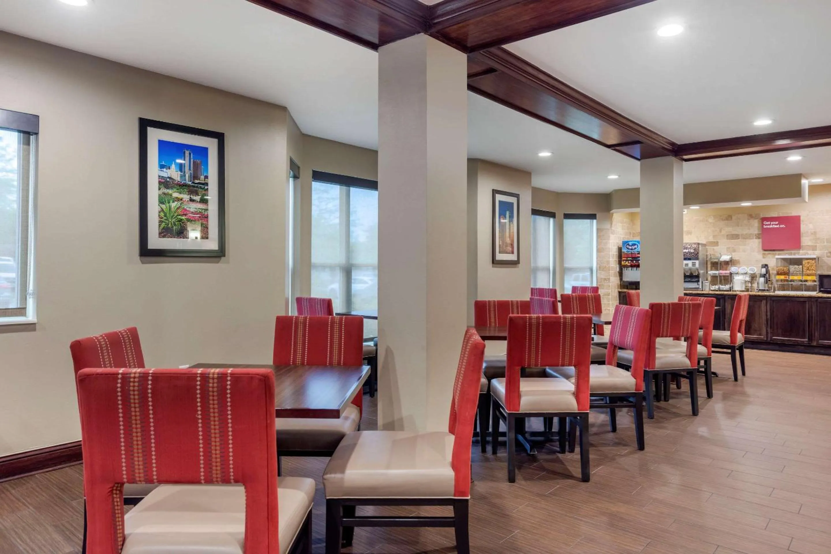 Restaurant/places to eat in Comfort Suites North Dallas