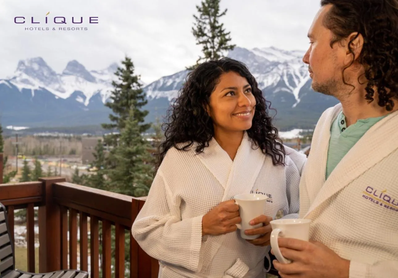 Guests in Falcon Crest Lodge by CLIQUE