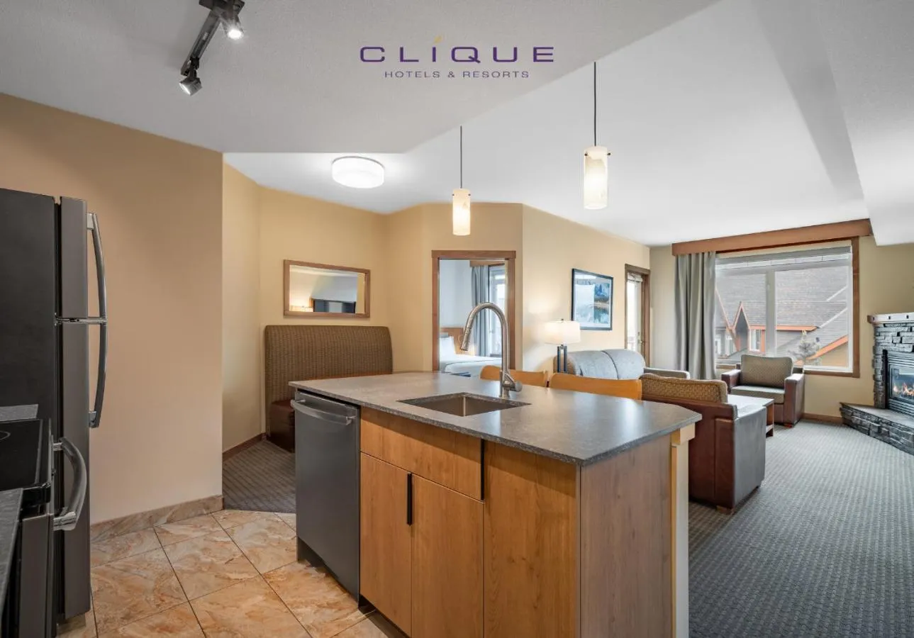Kitchen or kitchenette in Falcon Crest Lodge by CLIQUE