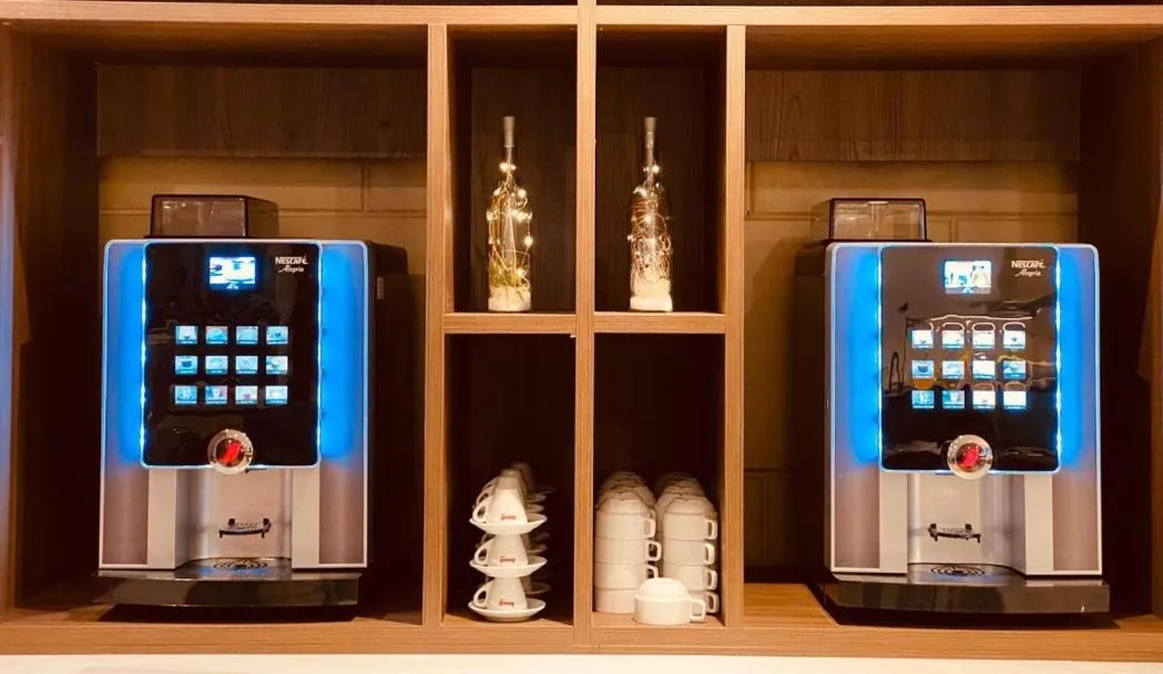 Restaurant/places to eat in Hotel Kennedy Nova