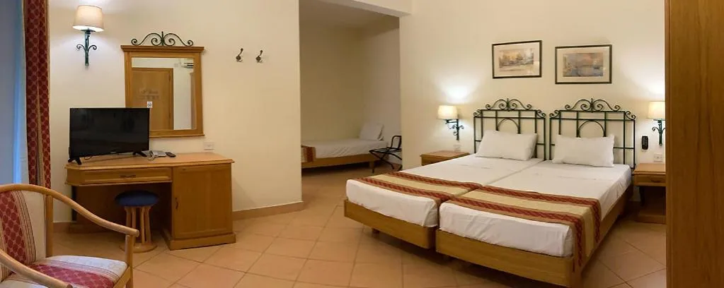 Bedroom, Bed in Hotel Kennedy Nova