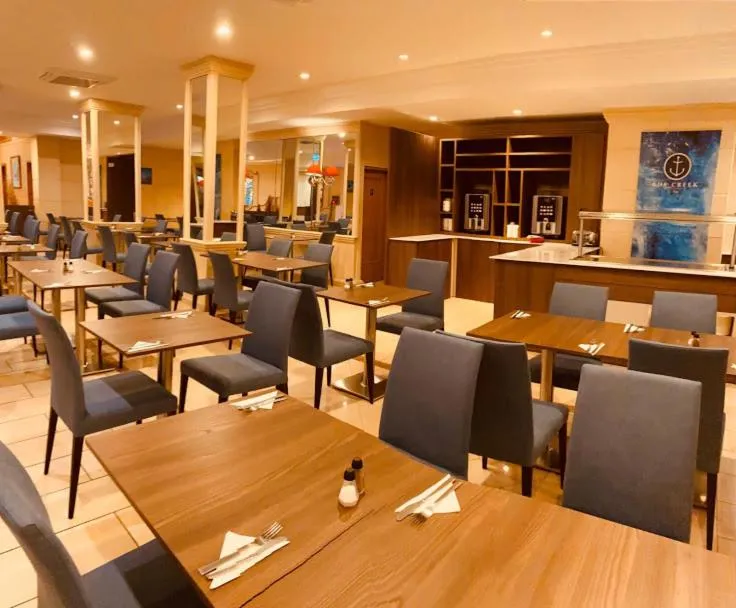 Restaurant/places to eat in Hotel Kennedy Nova