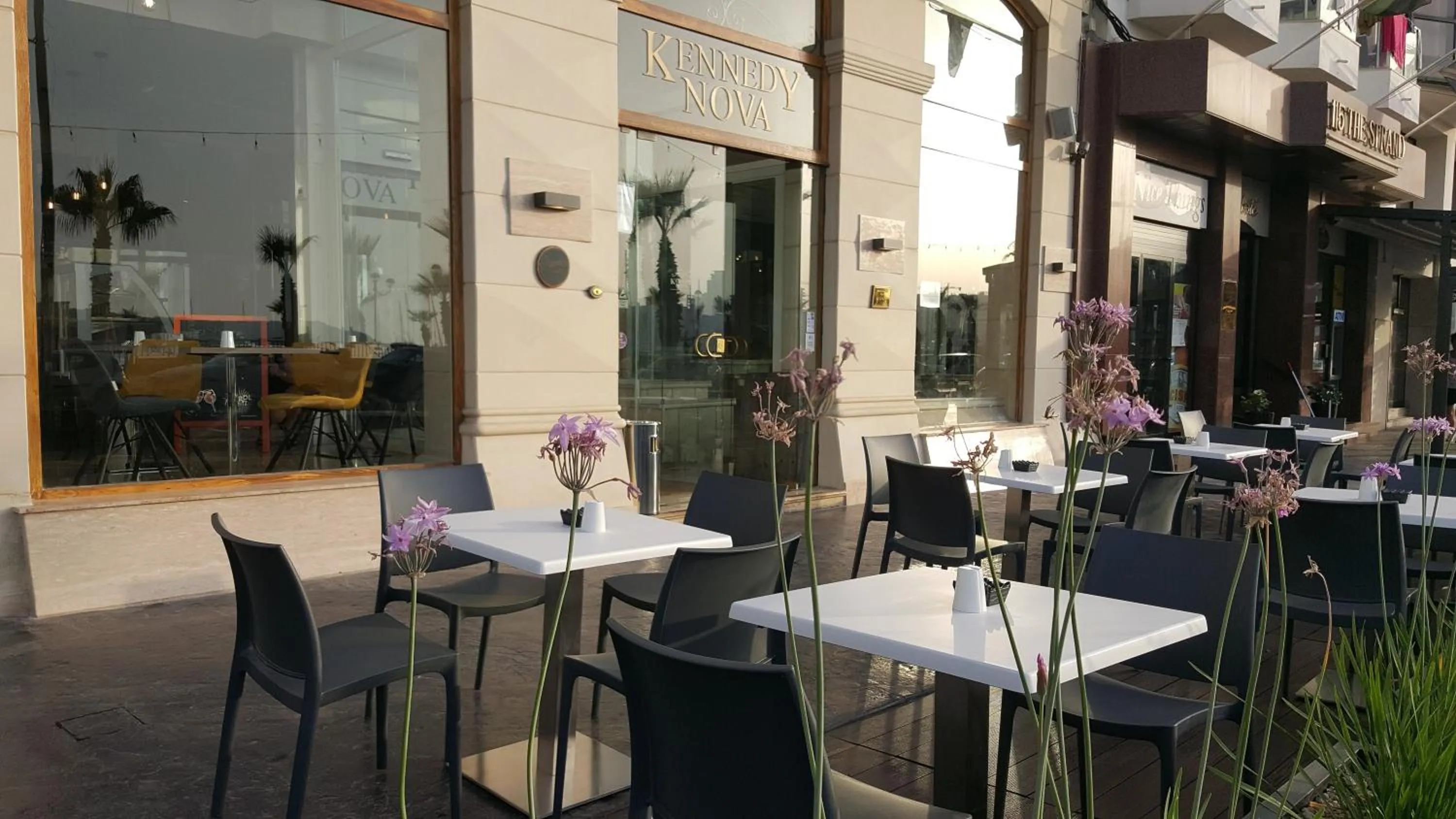 Facade/entrance in Hotel Kennedy Nova