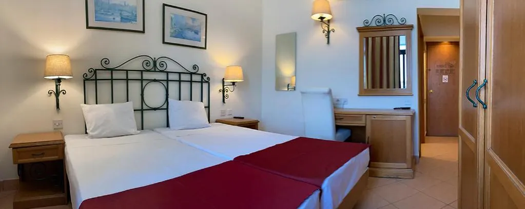 Bedroom, Bed in Hotel Kennedy Nova