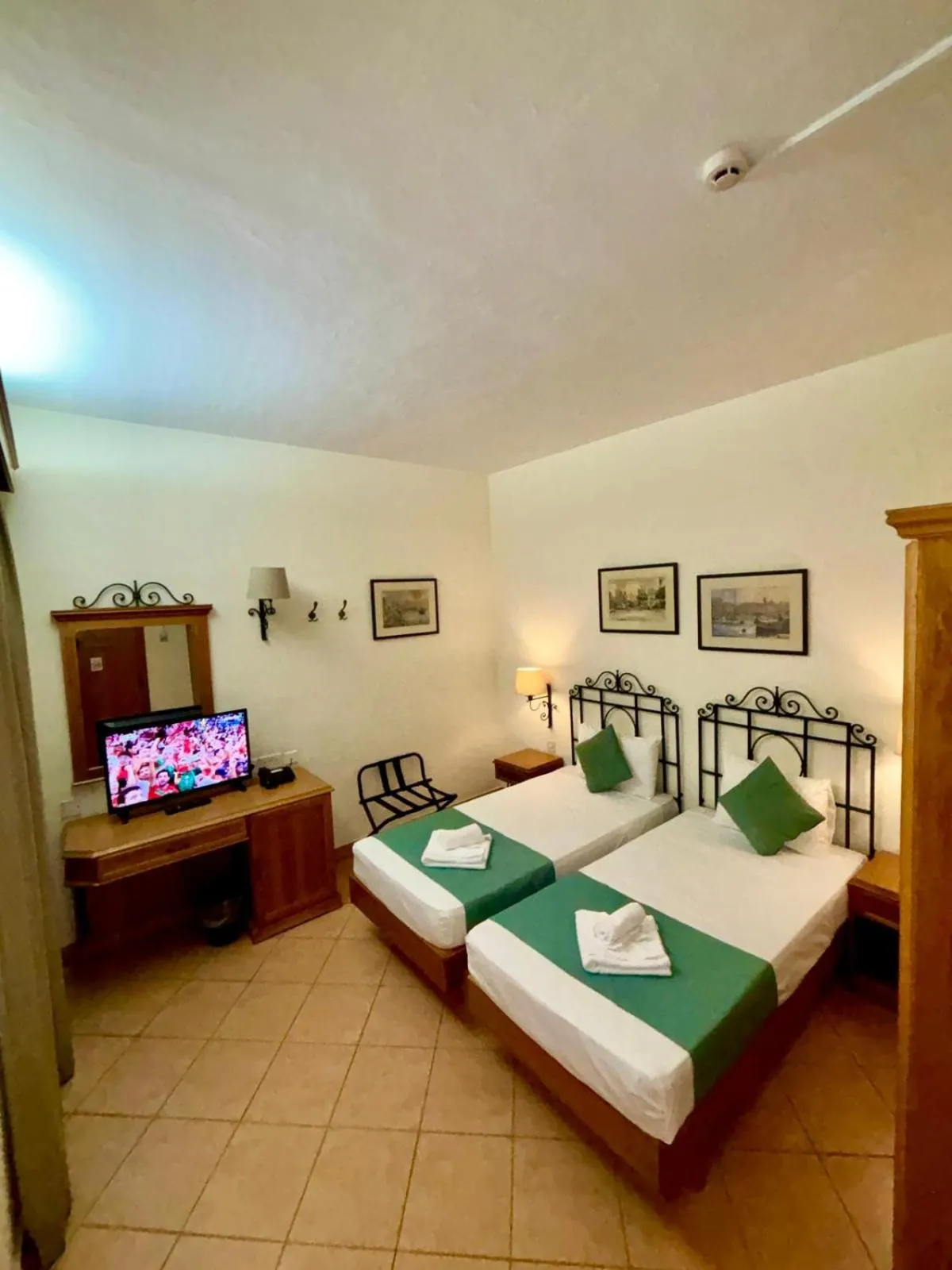 Bed in Hotel Kennedy Nova