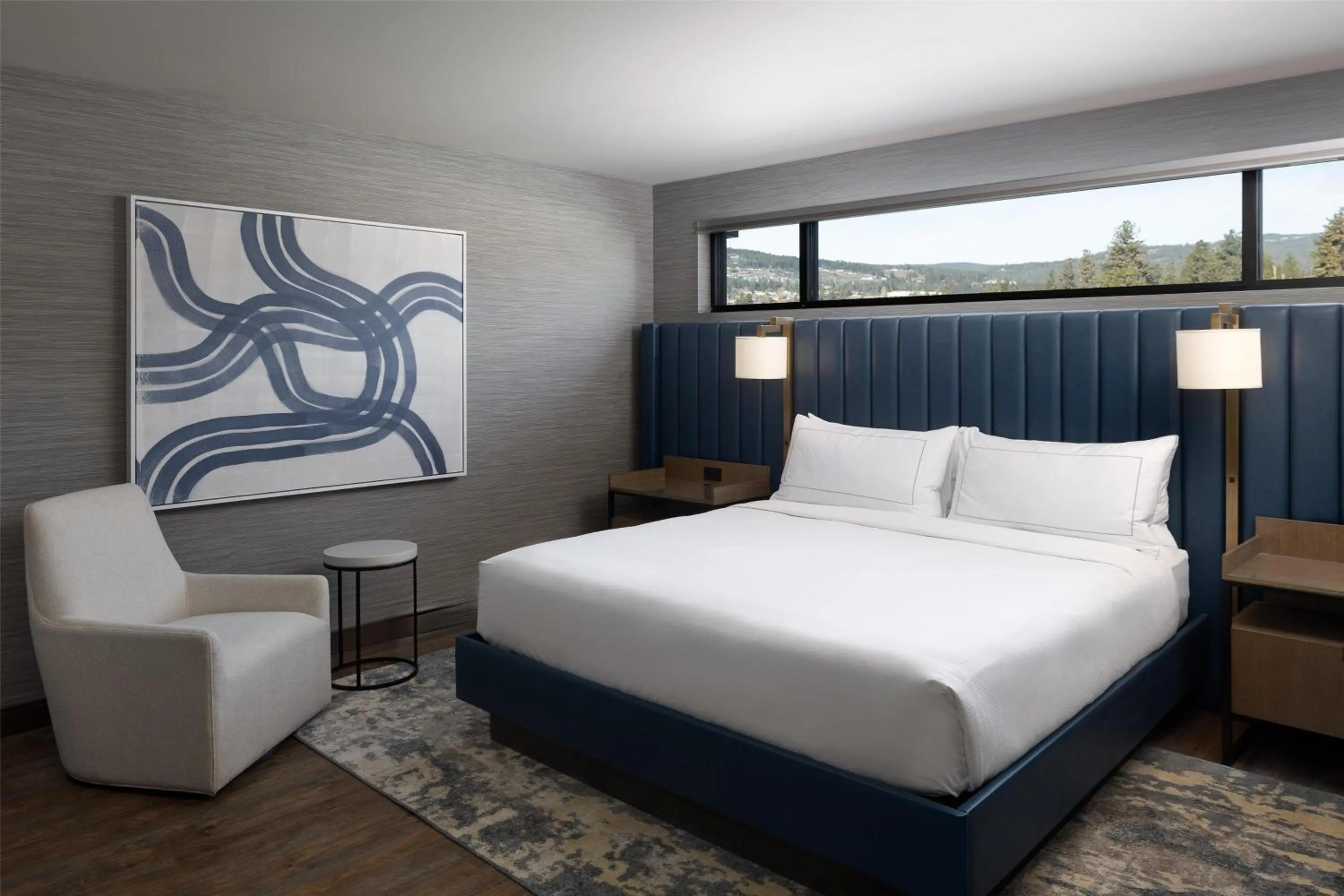 Bed in Doubletree By Hilton West Kelowna