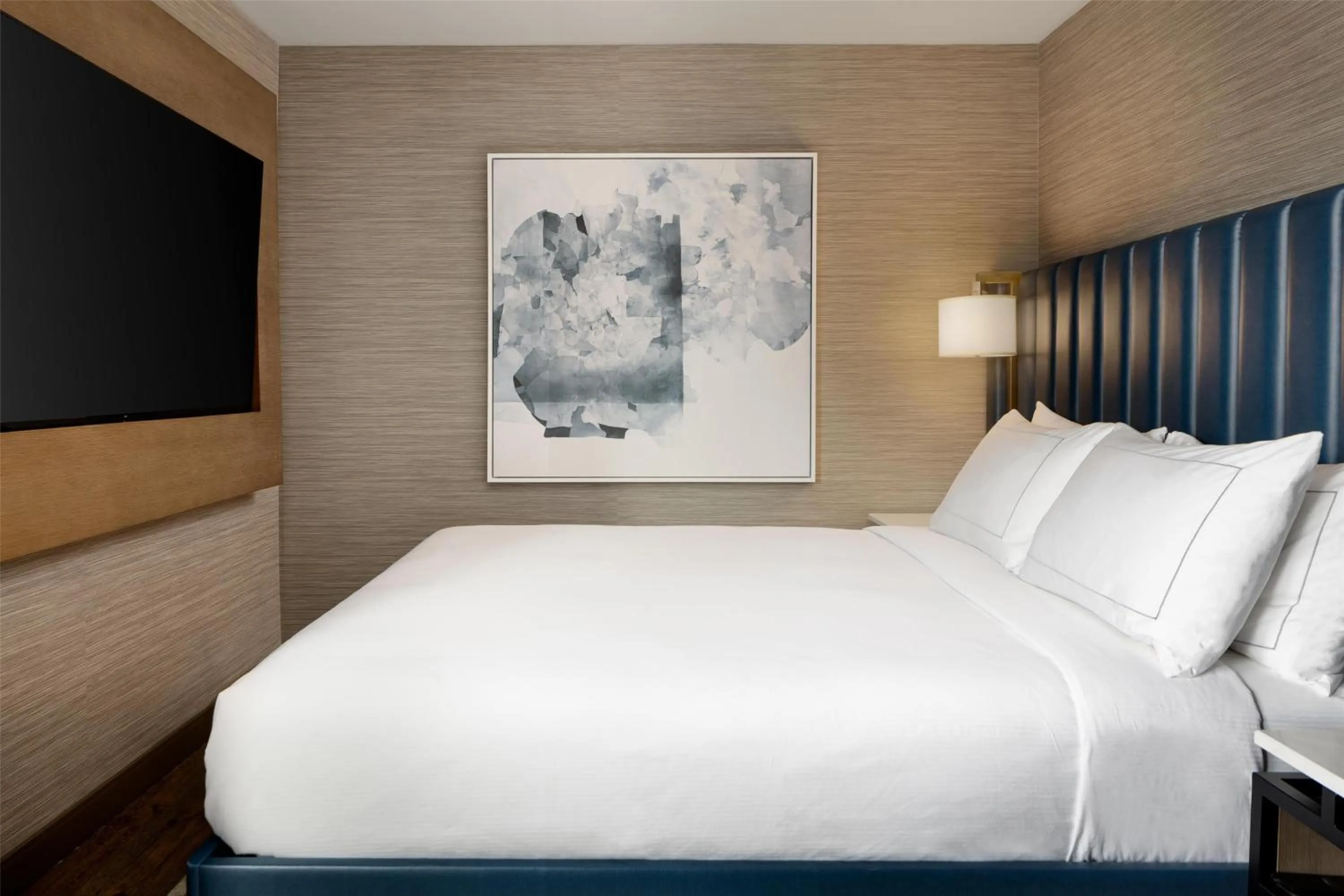 Bed in Doubletree By Hilton West Kelowna