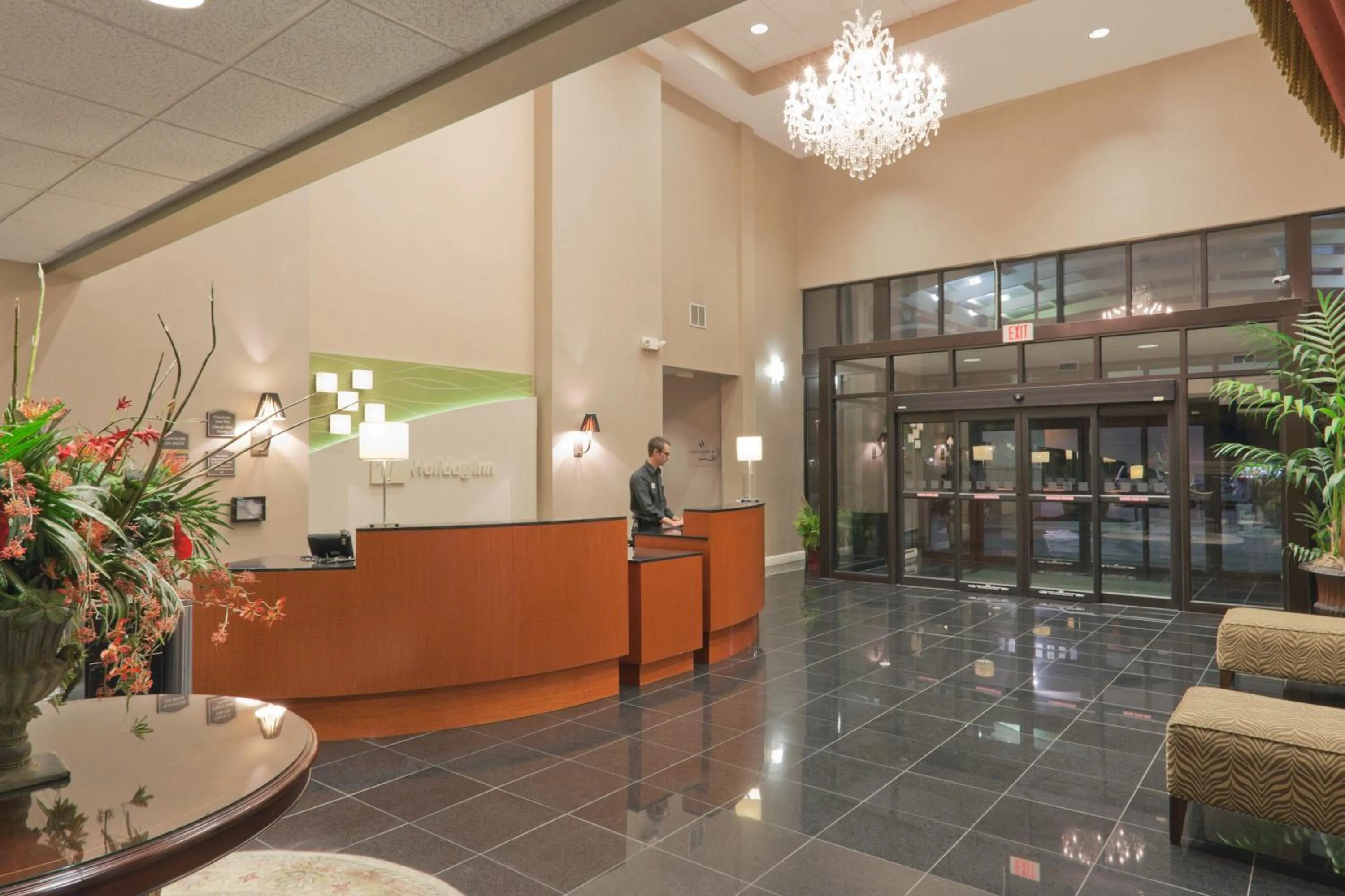 Lobby or reception in Holiday Inn Carbondale - Conference Center by IHG