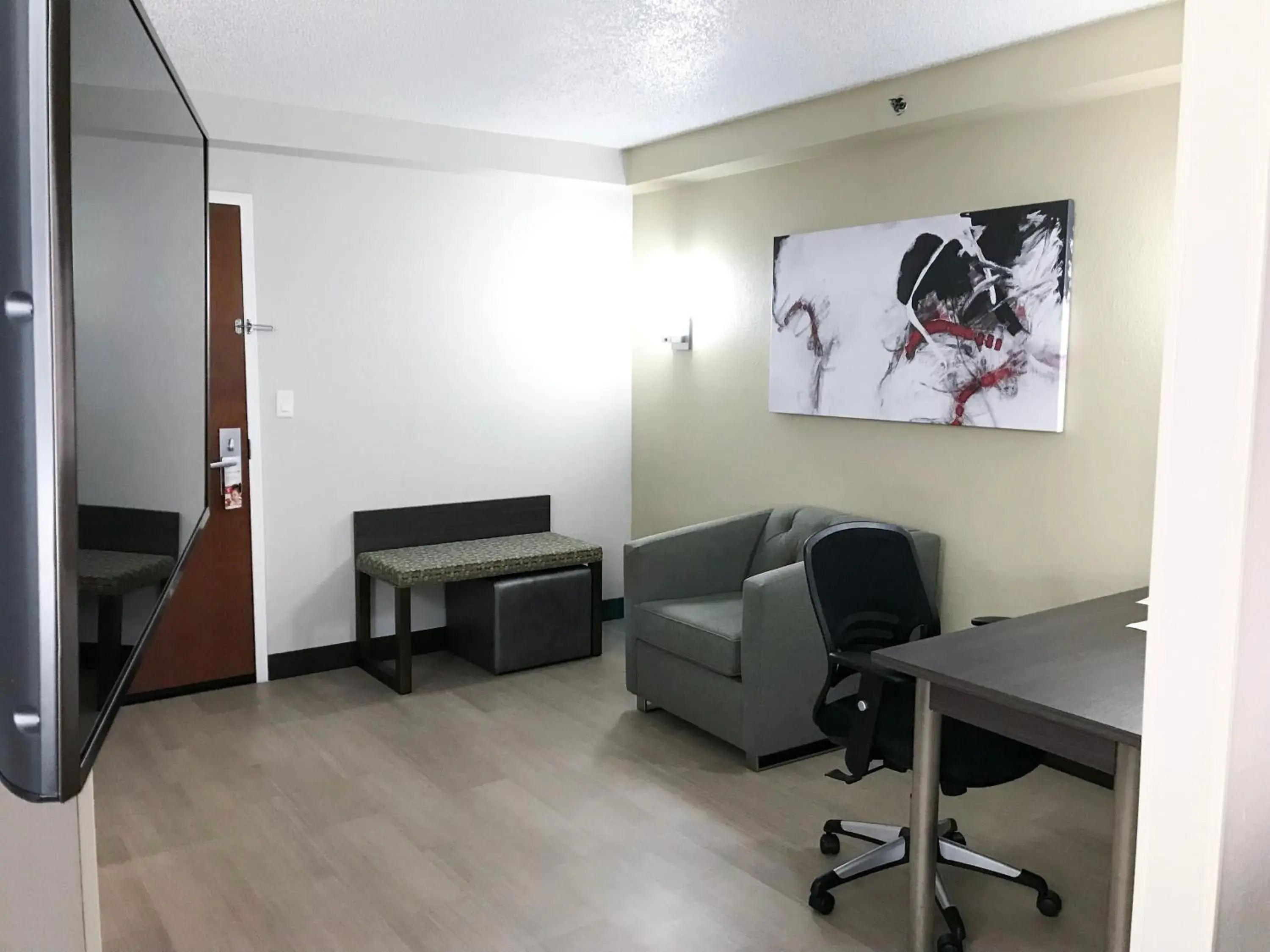 King Studio Suite - Hearing Impaired/Mobility Accessible - Non-Smoking in Ramada by Wyndham Suites Orlando Airport- Free Airport Shuttle King Studio Suite - Hearing Impaired/Mobility Accessible - Non-Smoking in Ramada by Wyndham Suites Orlando Airport- Free Airport Shuttle
