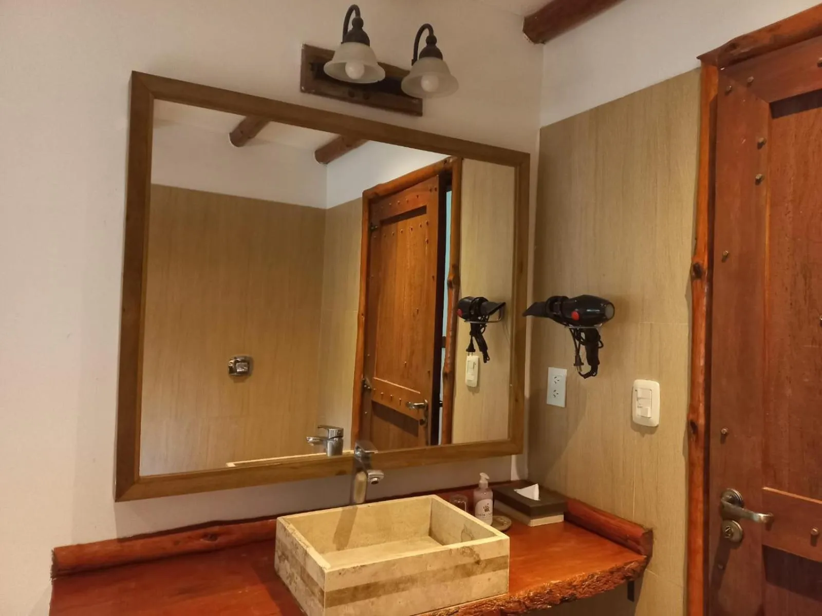 Bathroom in La Aldea De La Selva Lodge