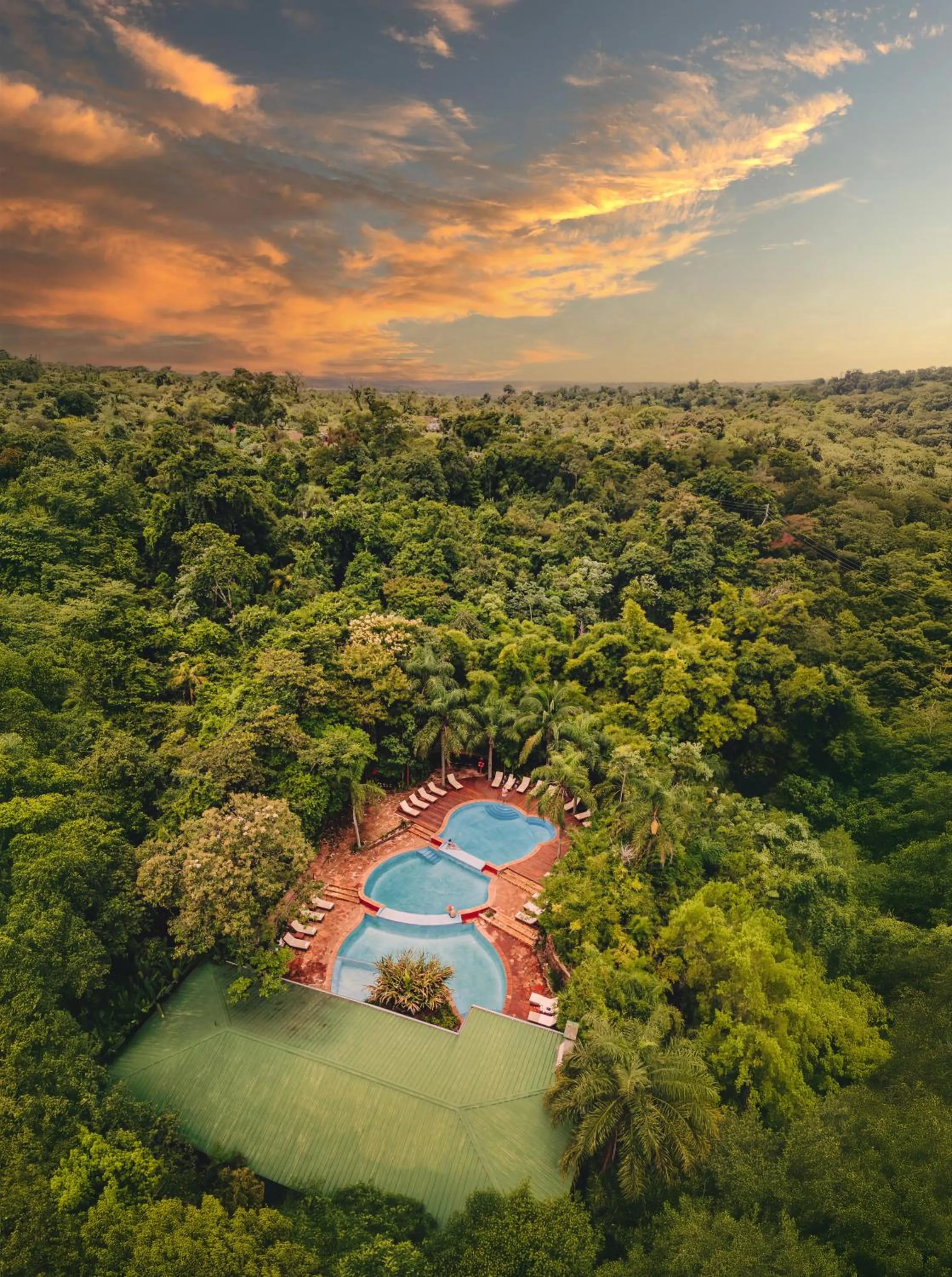 Swimming pool in La Aldea De La Selva Lodge