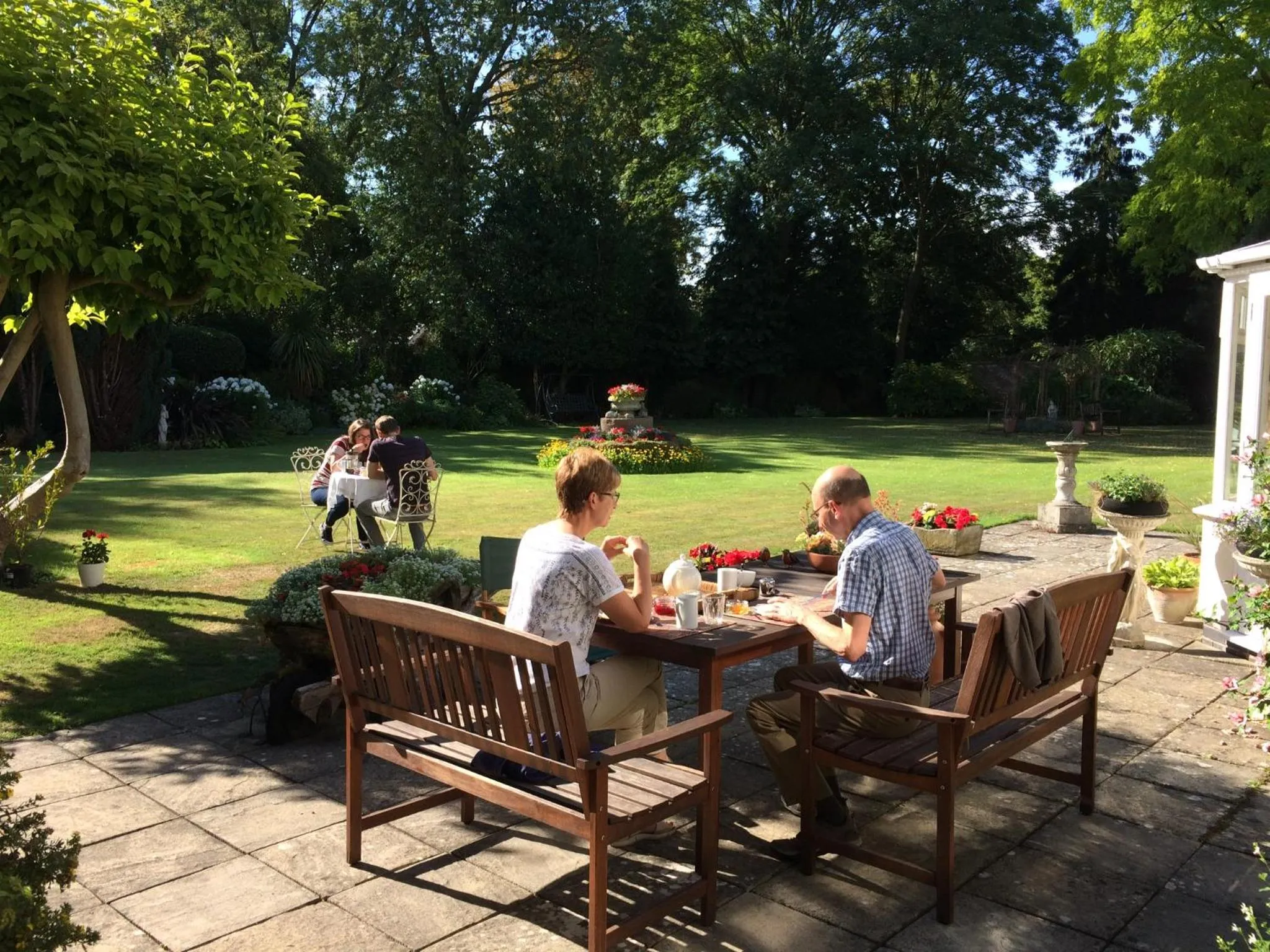 Area and facilities in Little Manor