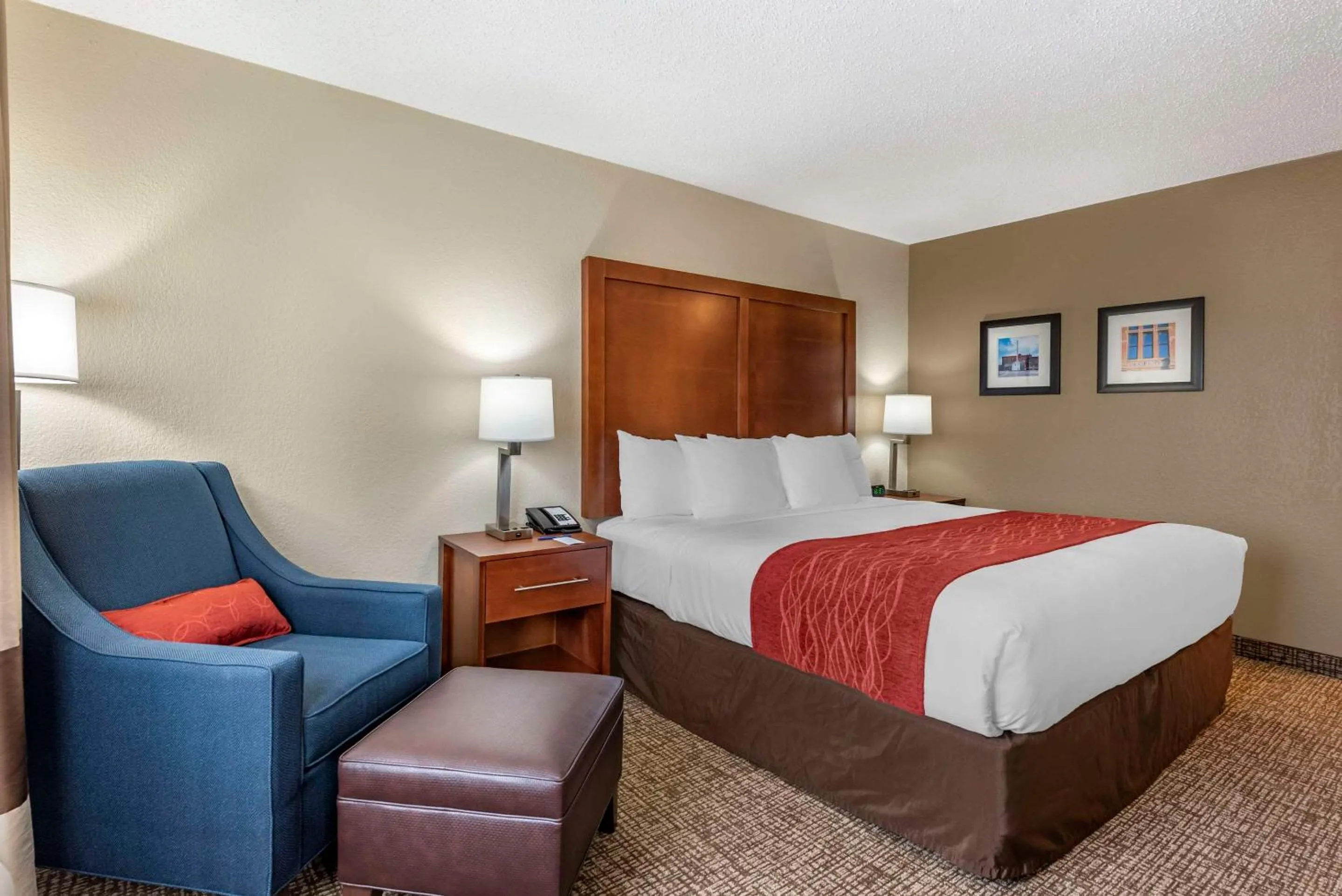Bedroom, Bed in Comfort Inn & Suites Middletown - Franklin