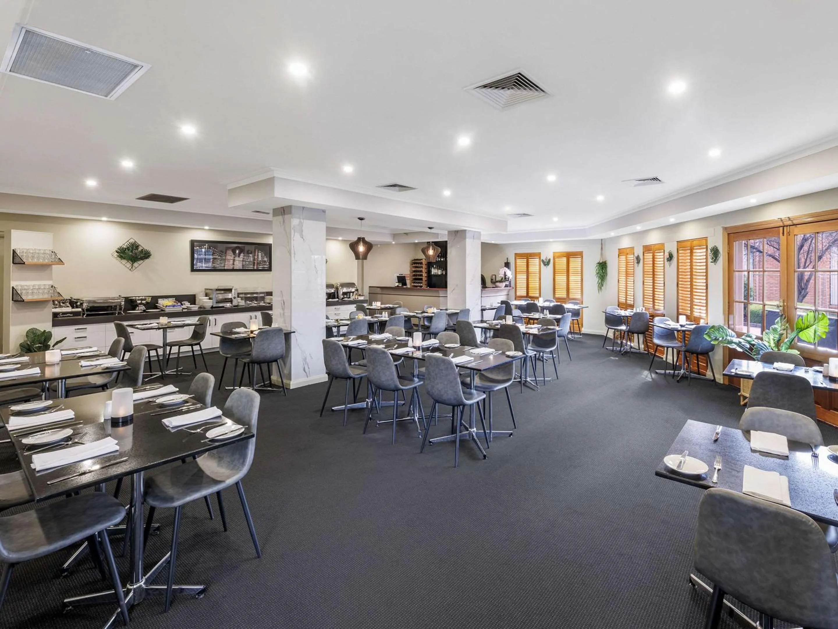 Restaurant/places to eat in Quality Hotel Melbourne Airport