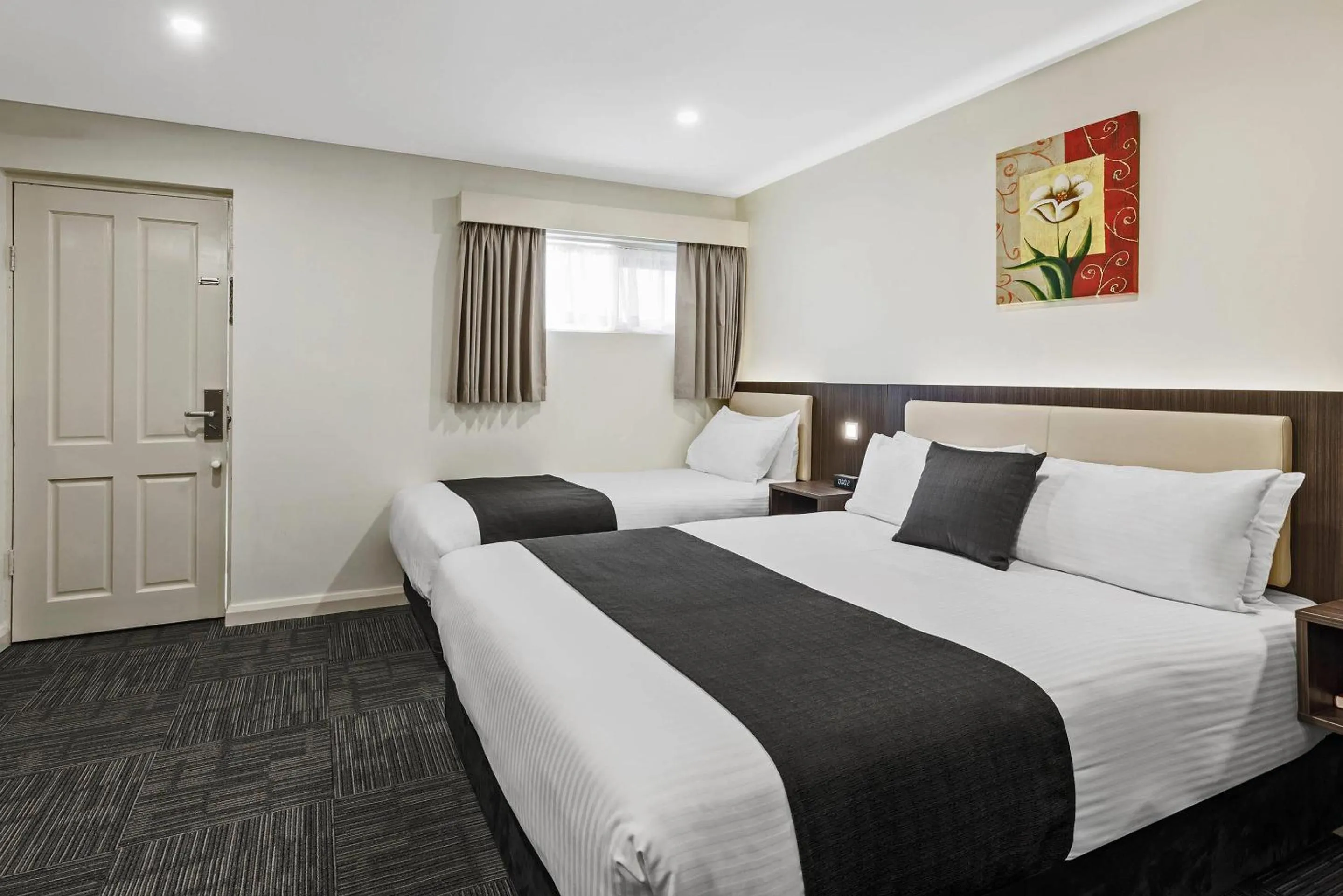 Bedroom, Bed in Quality Hotel Melbourne Airport