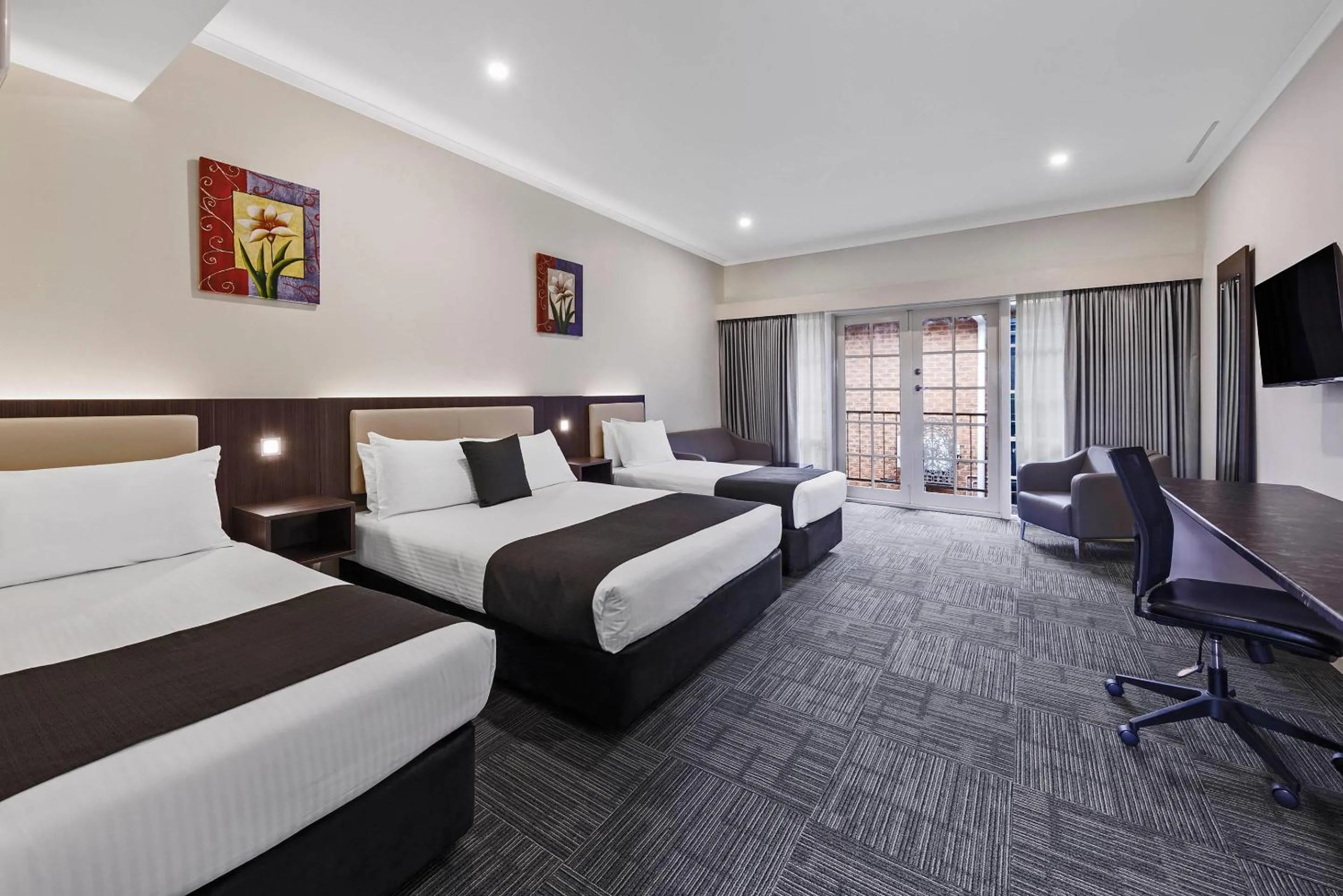 Bedroom, Bed in Quality Hotel Melbourne Airport