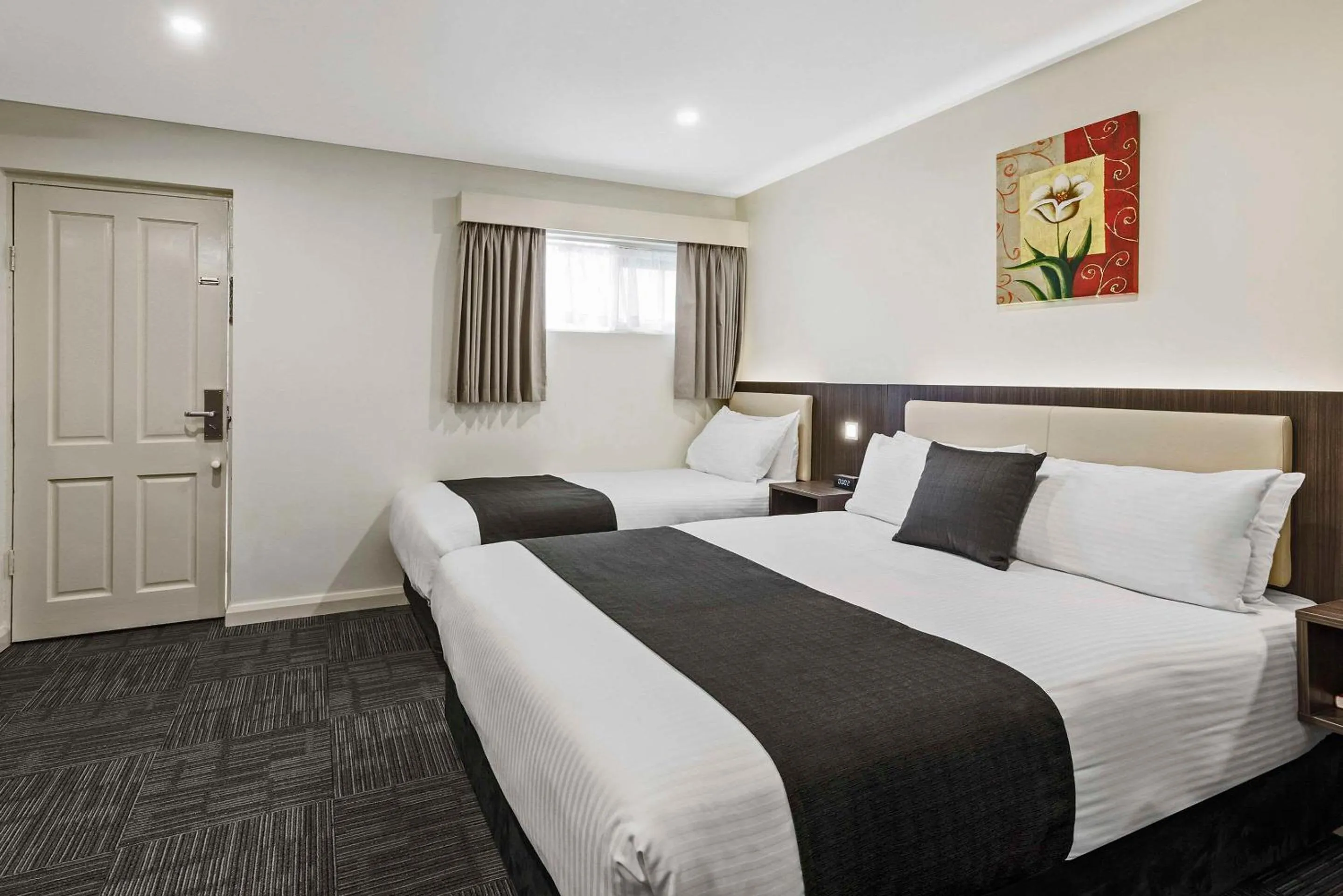 Bedroom, Bed in Quality Hotel Melbourne Airport