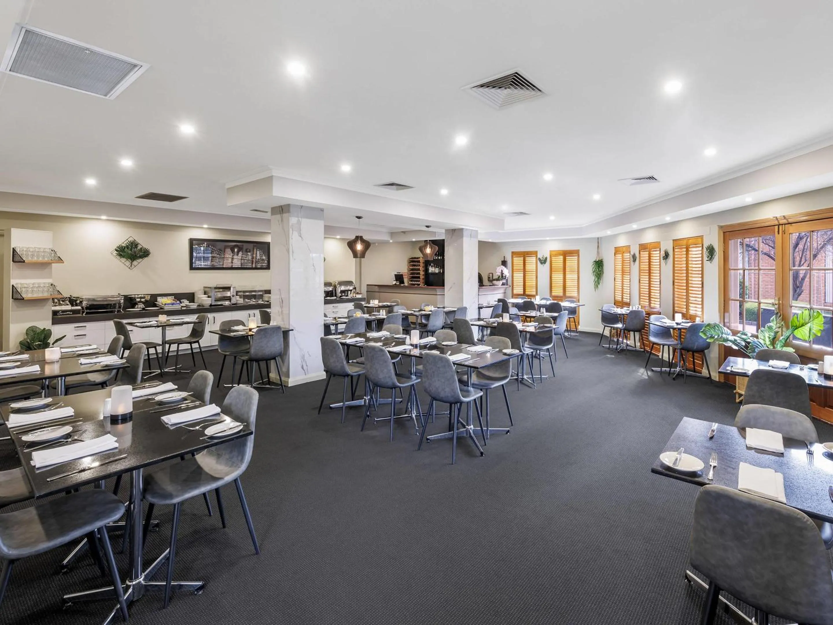 Restaurant/places to eat in Quality Hotel Melbourne Airport