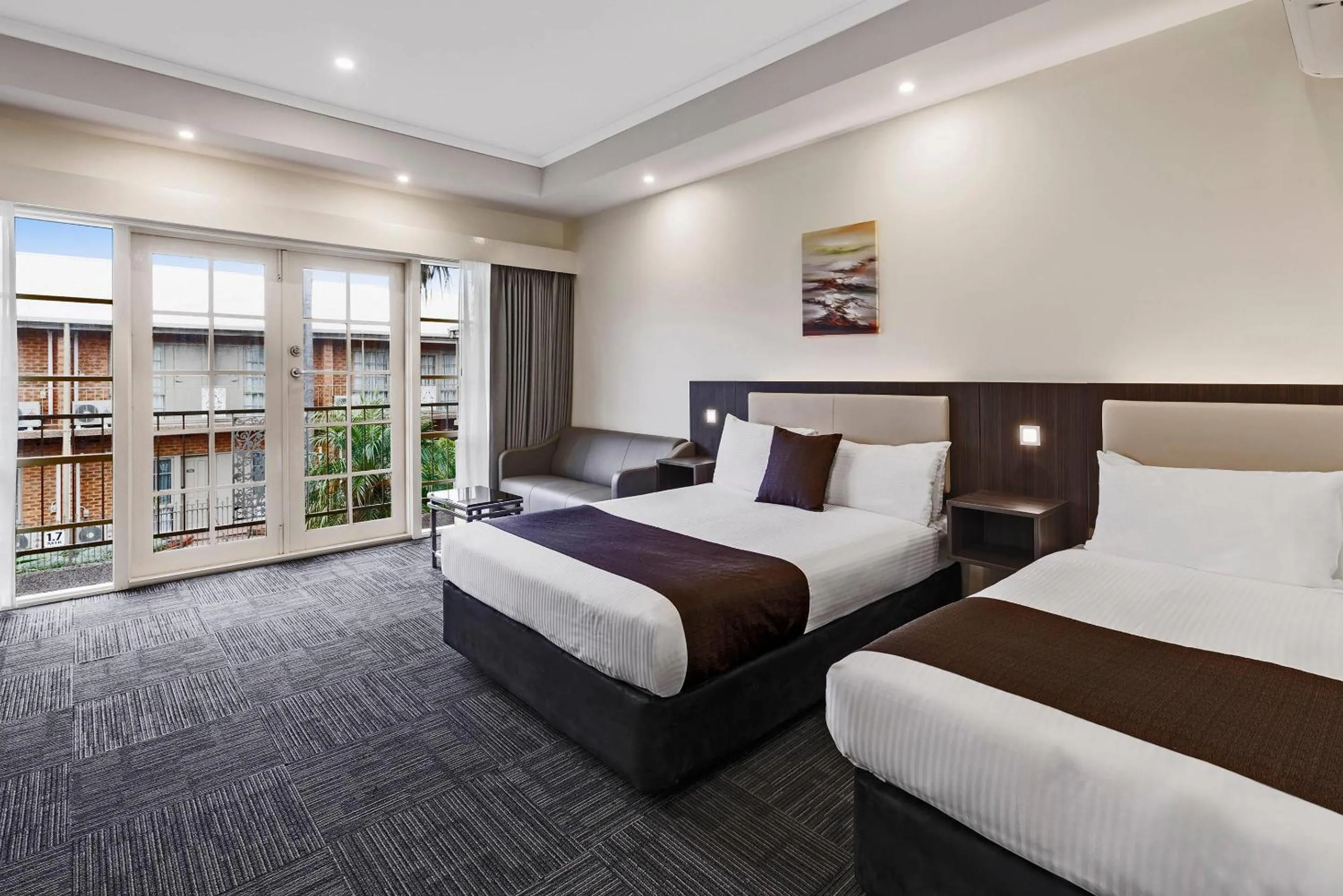 Bedroom, Bed in Quality Hotel Melbourne Airport