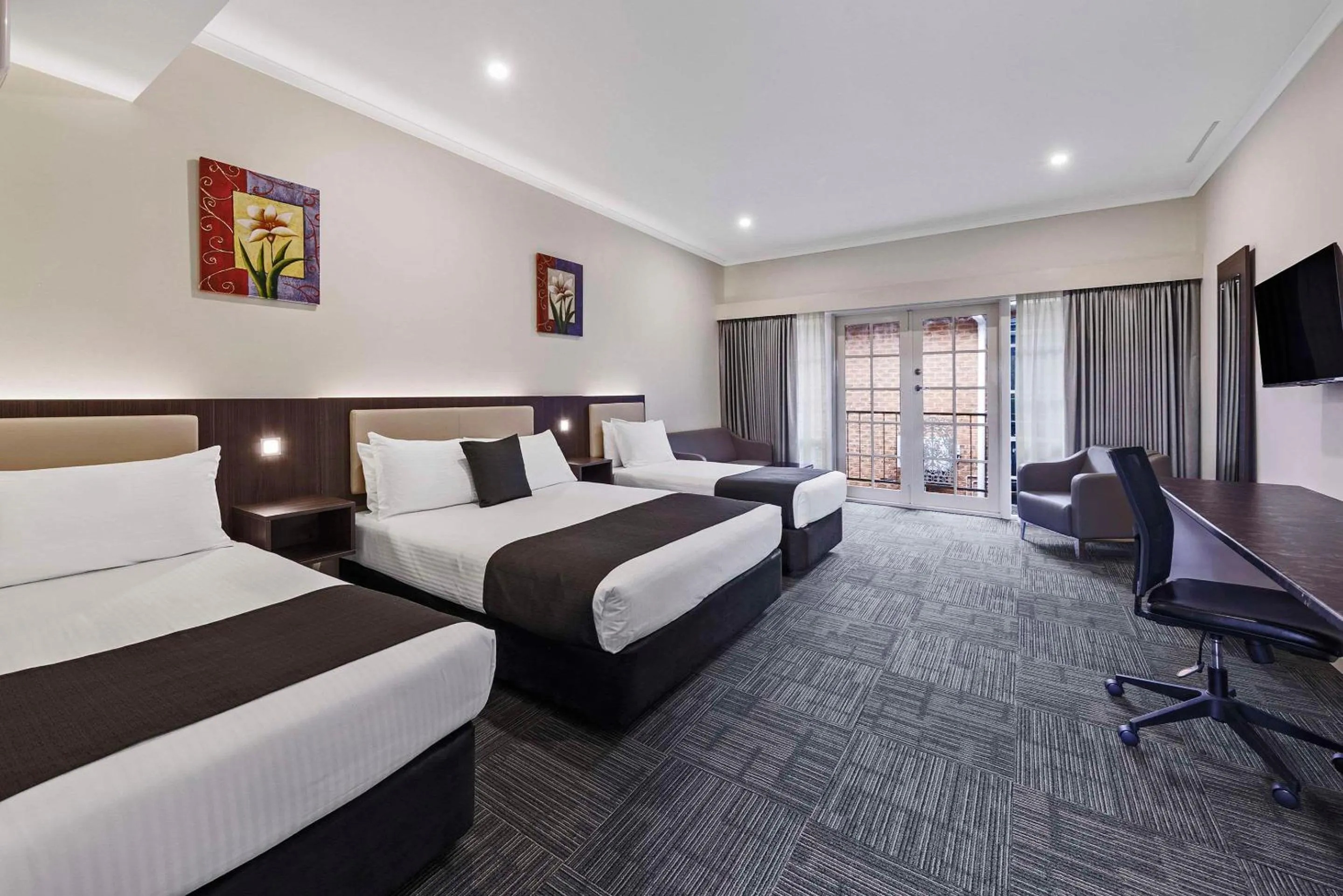 Bedroom, Bed in Quality Hotel Melbourne Airport