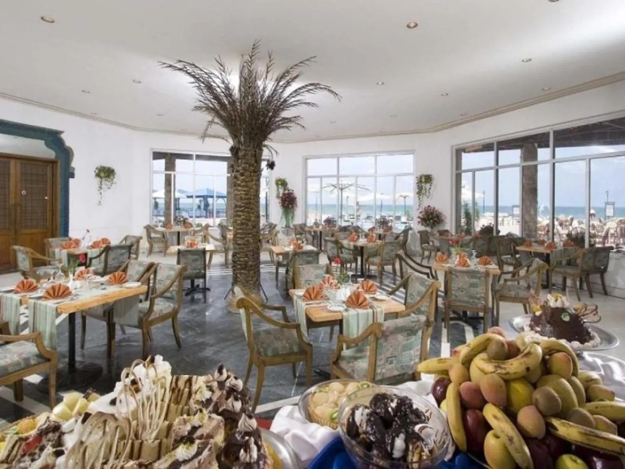 Restaurant/places to eat in Retac El Arish