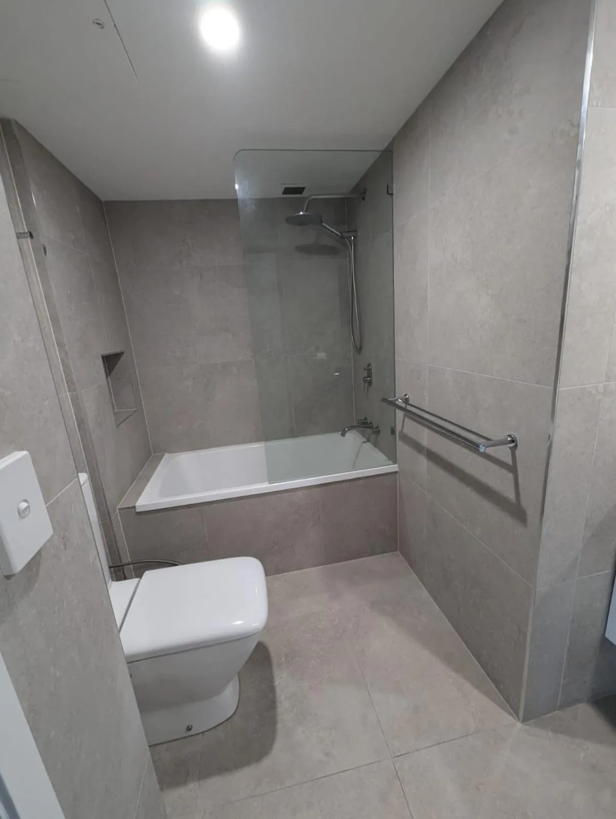 Shower in Ridge Apartment Hotel