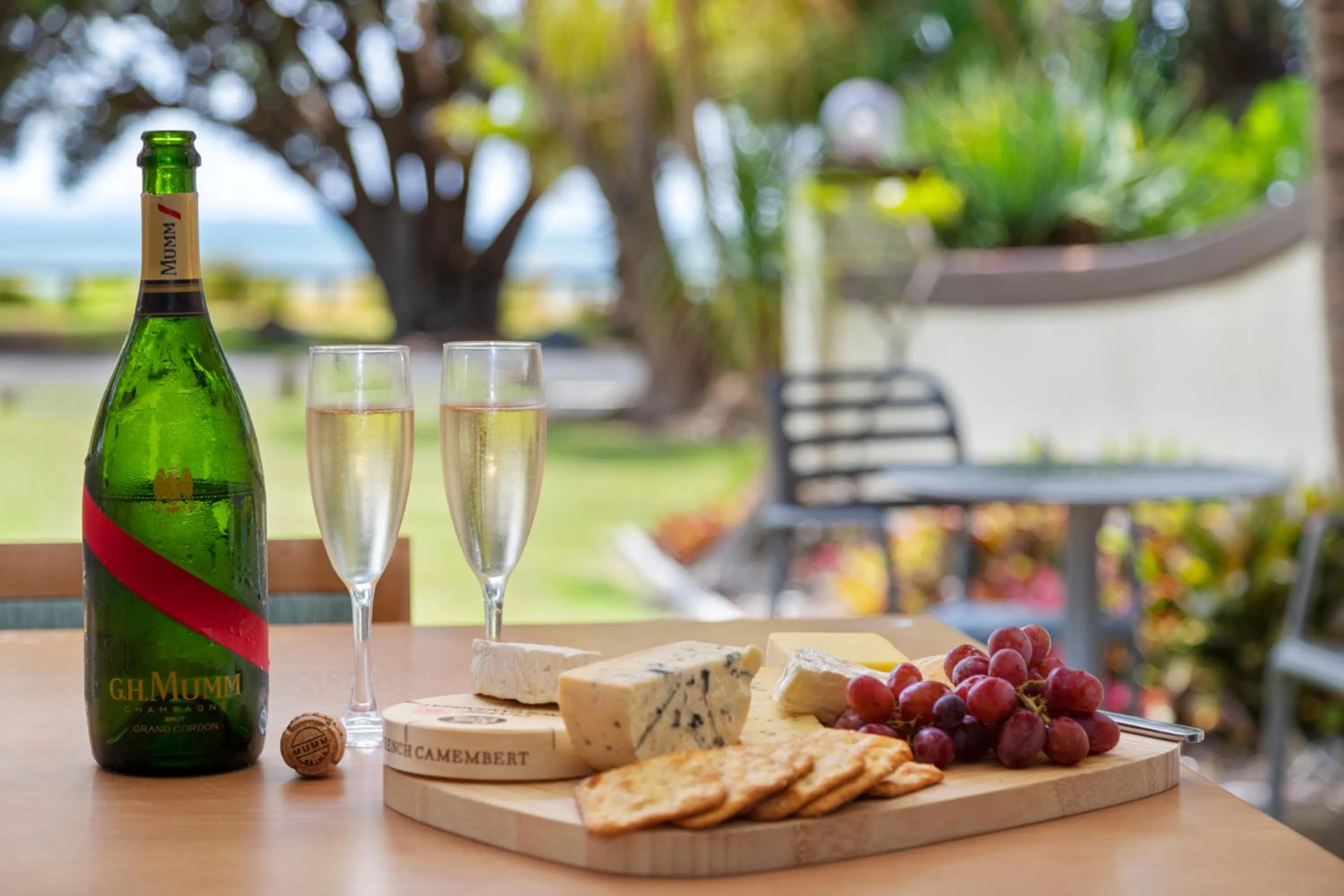 Food and drinks in Taipa Beach Resort