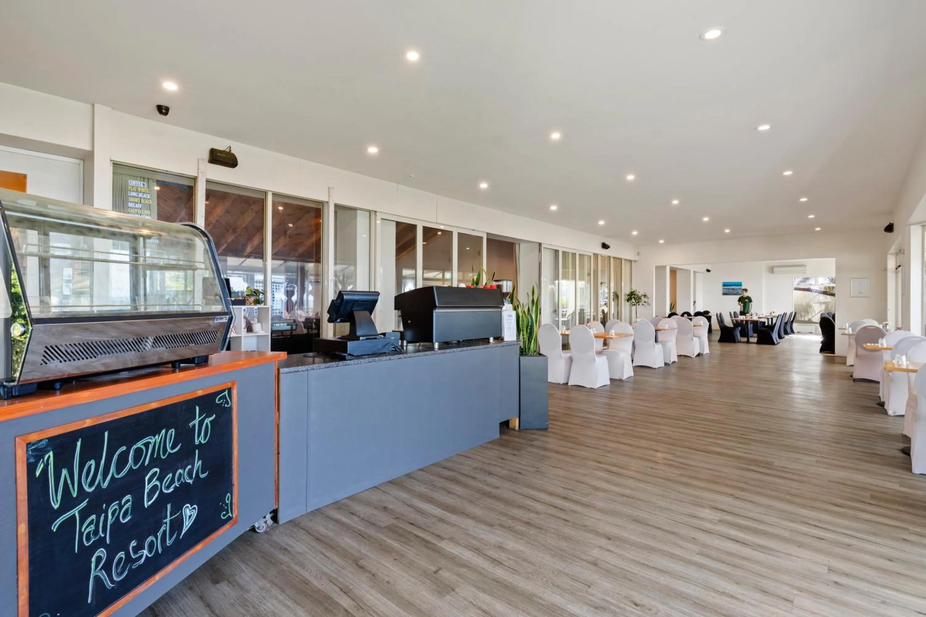 Restaurant/places to eat in Taipa Beach Resort