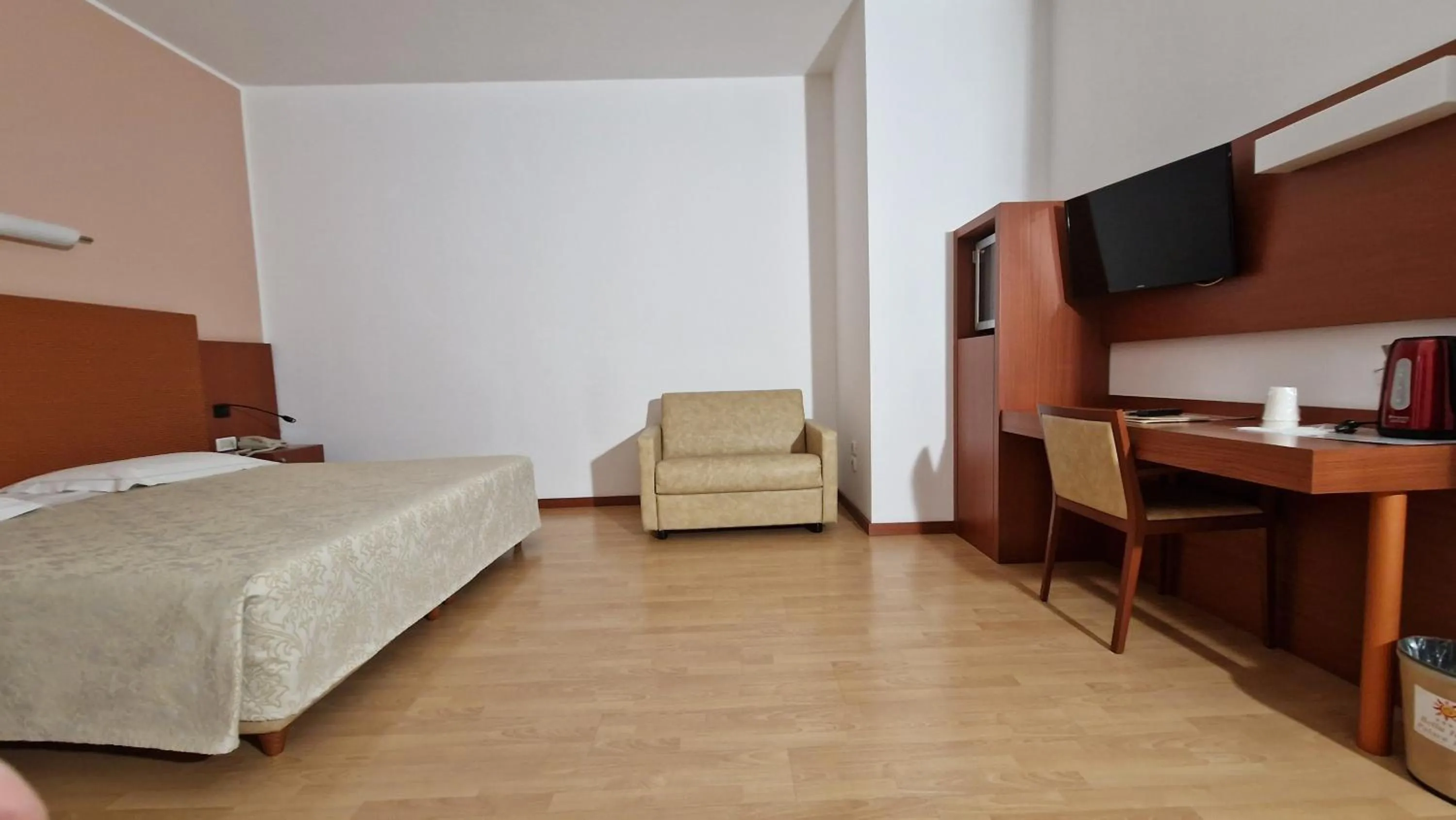 Photo of the whole room, Bed in Bella Italia Palace Hotel