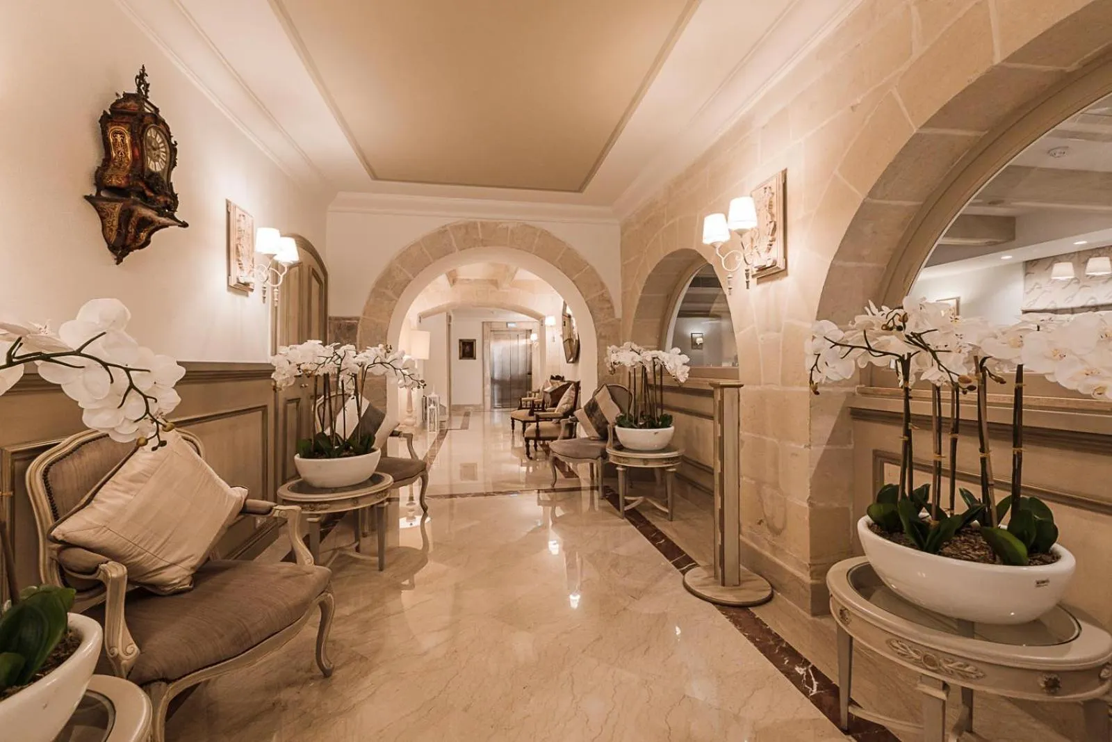 Lobby or reception in Osborne Hotel