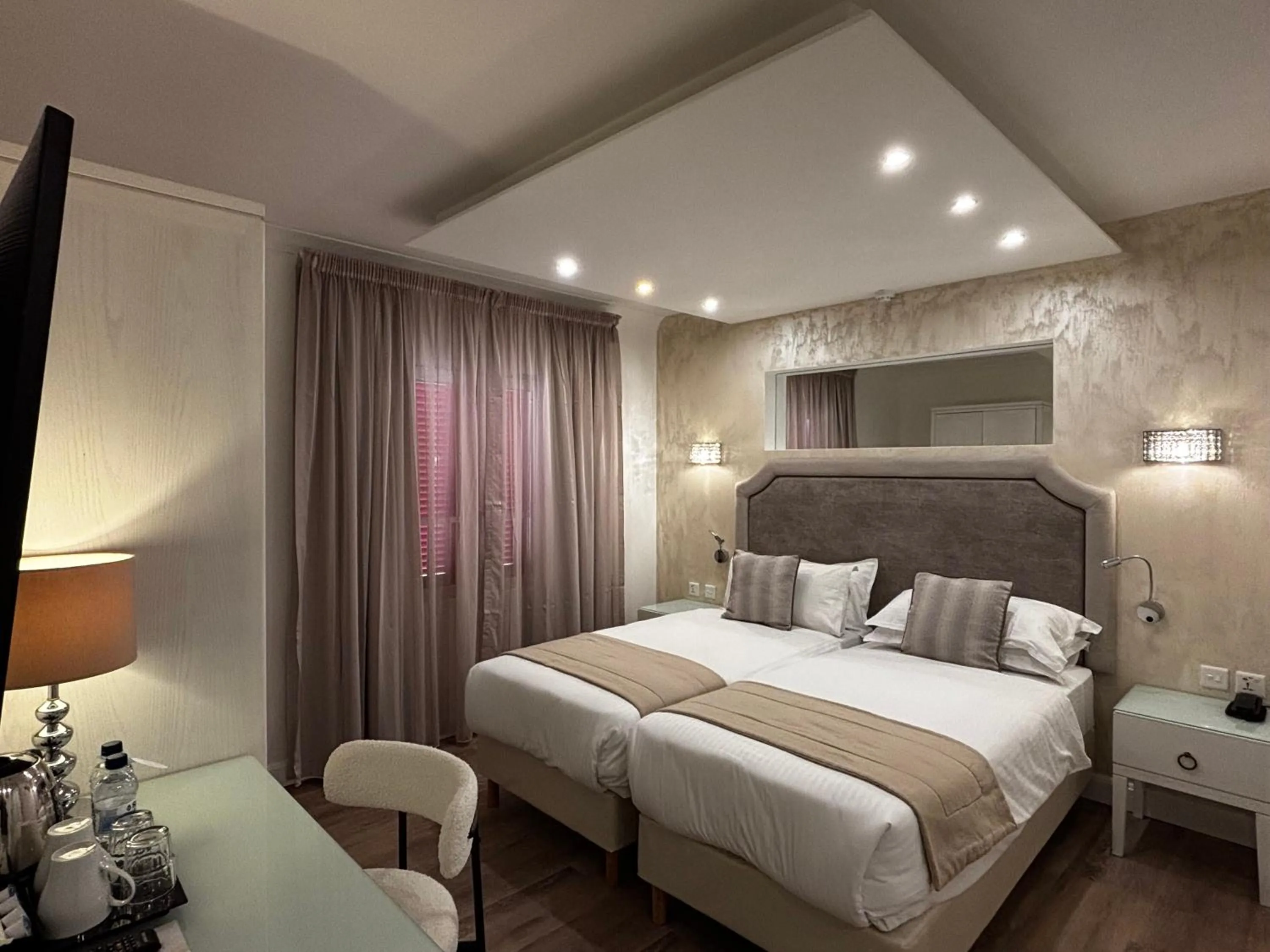 Bed in Osborne Hotel