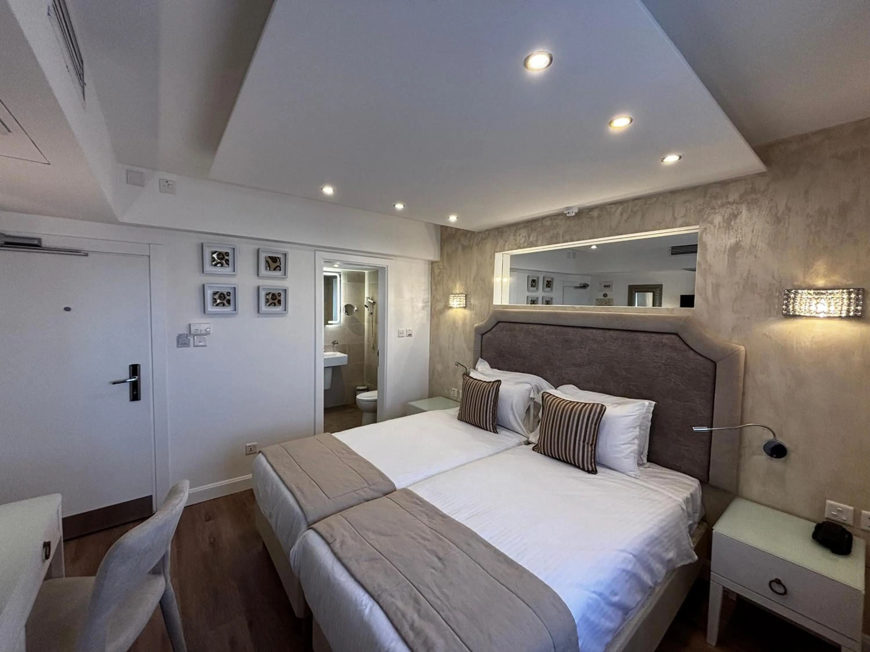 Bed in Osborne Hotel