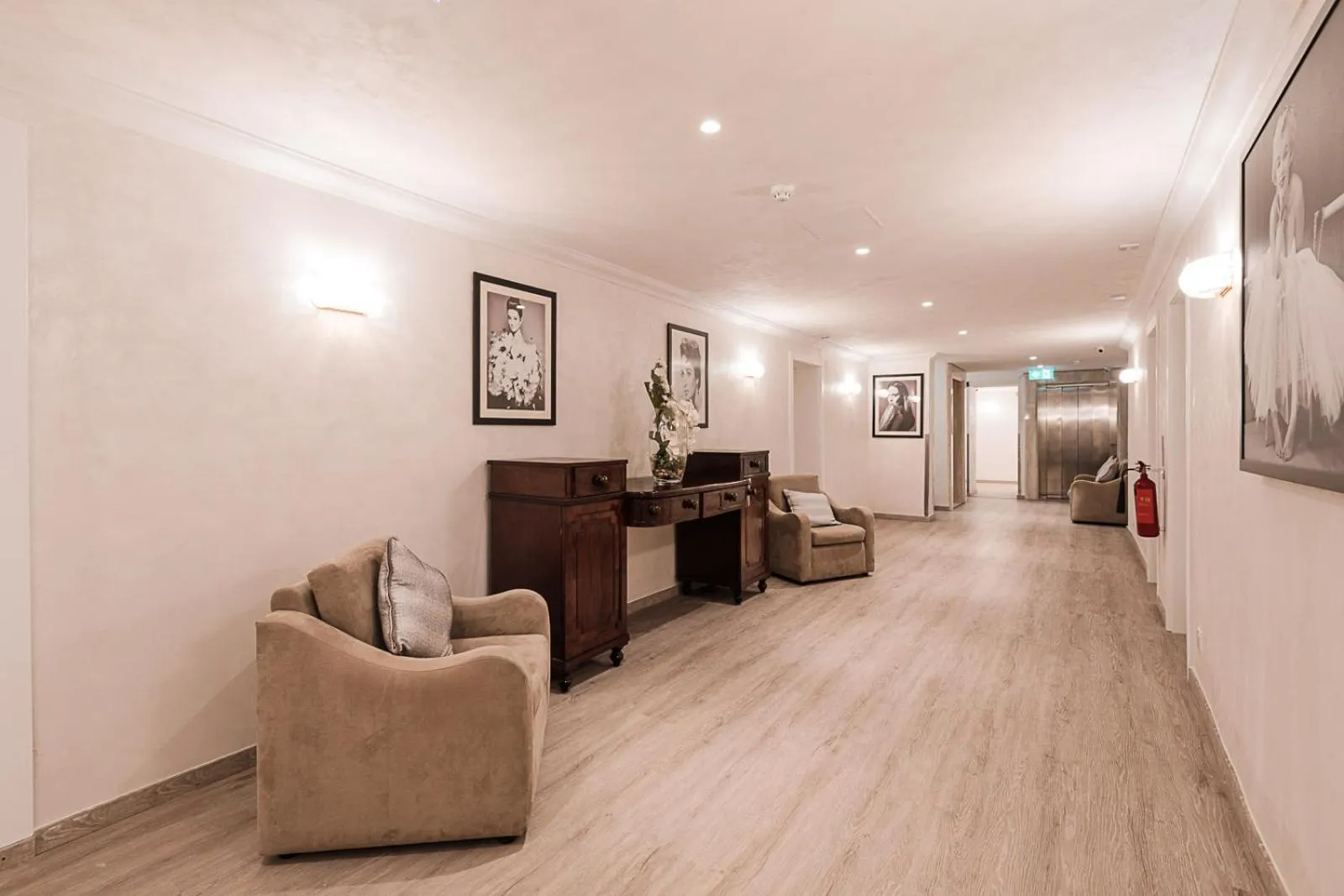 Area and facilities in Osborne Hotel