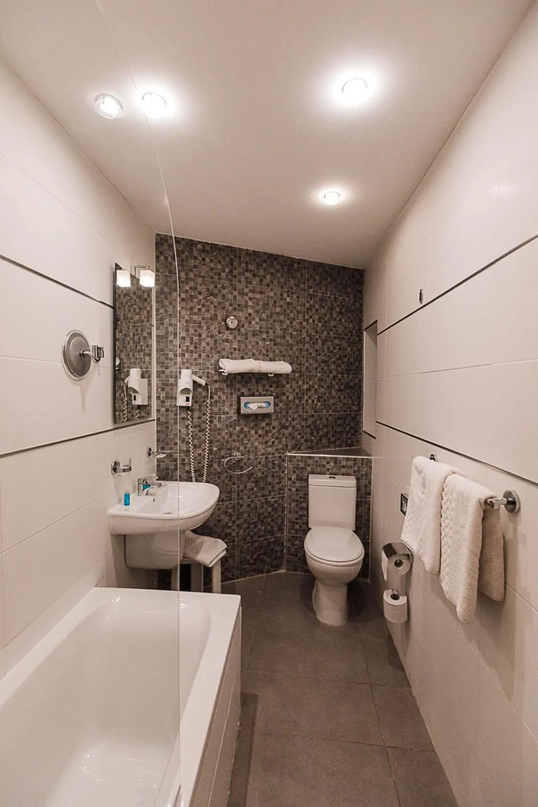 Bathroom in Osborne Hotel