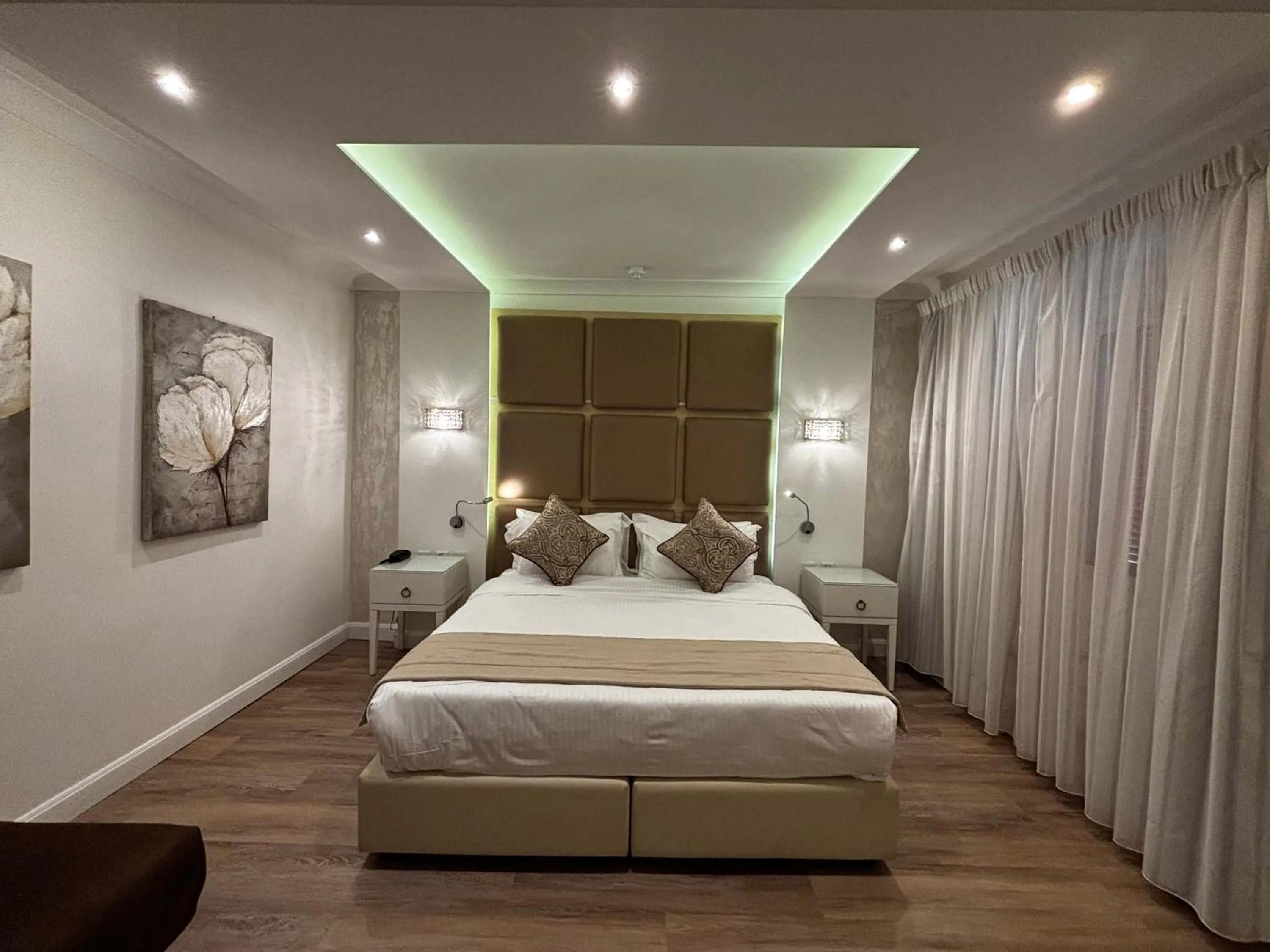 Bed in Osborne Hotel