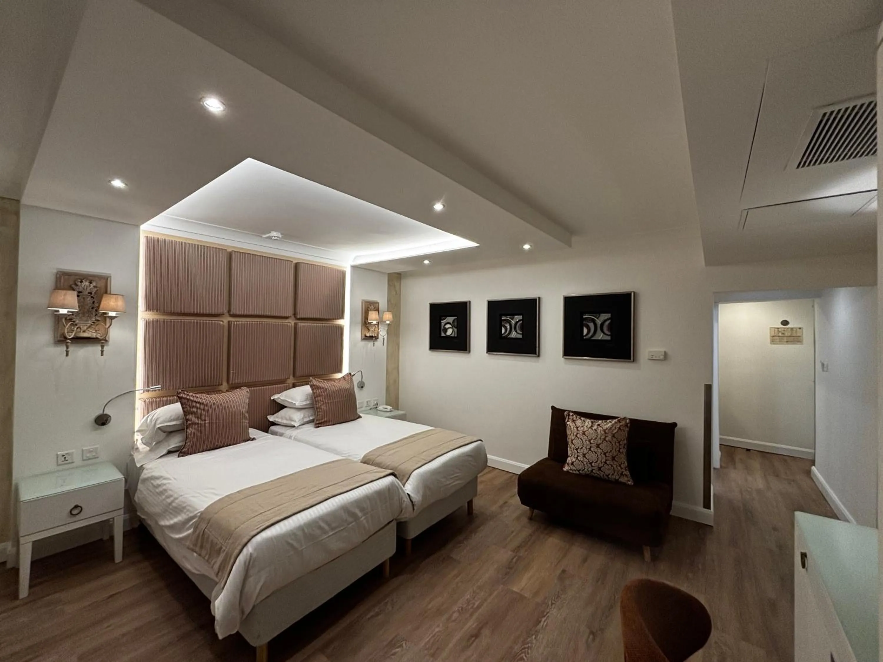 Bed in Osborne Hotel