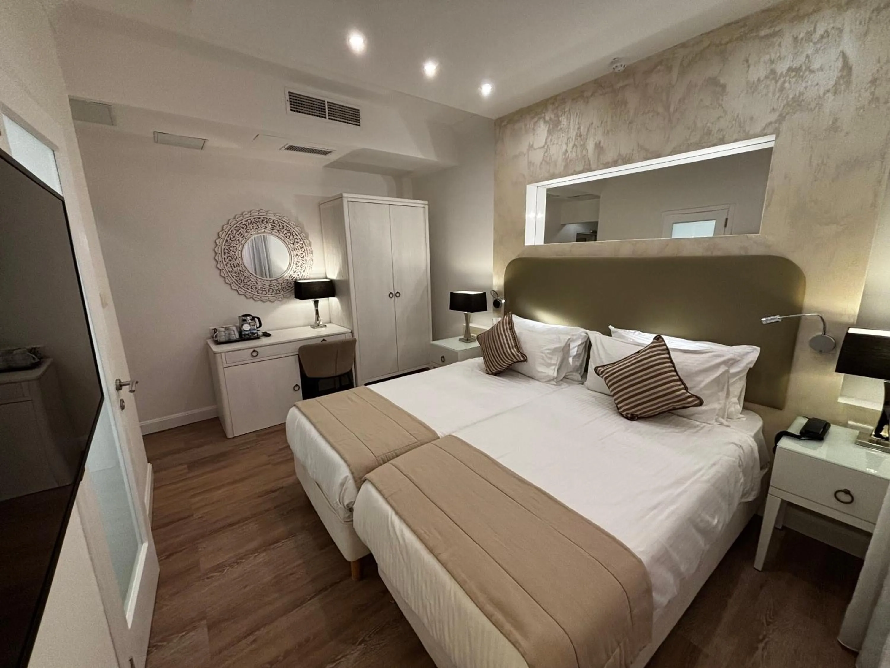 Bed in Osborne Hotel