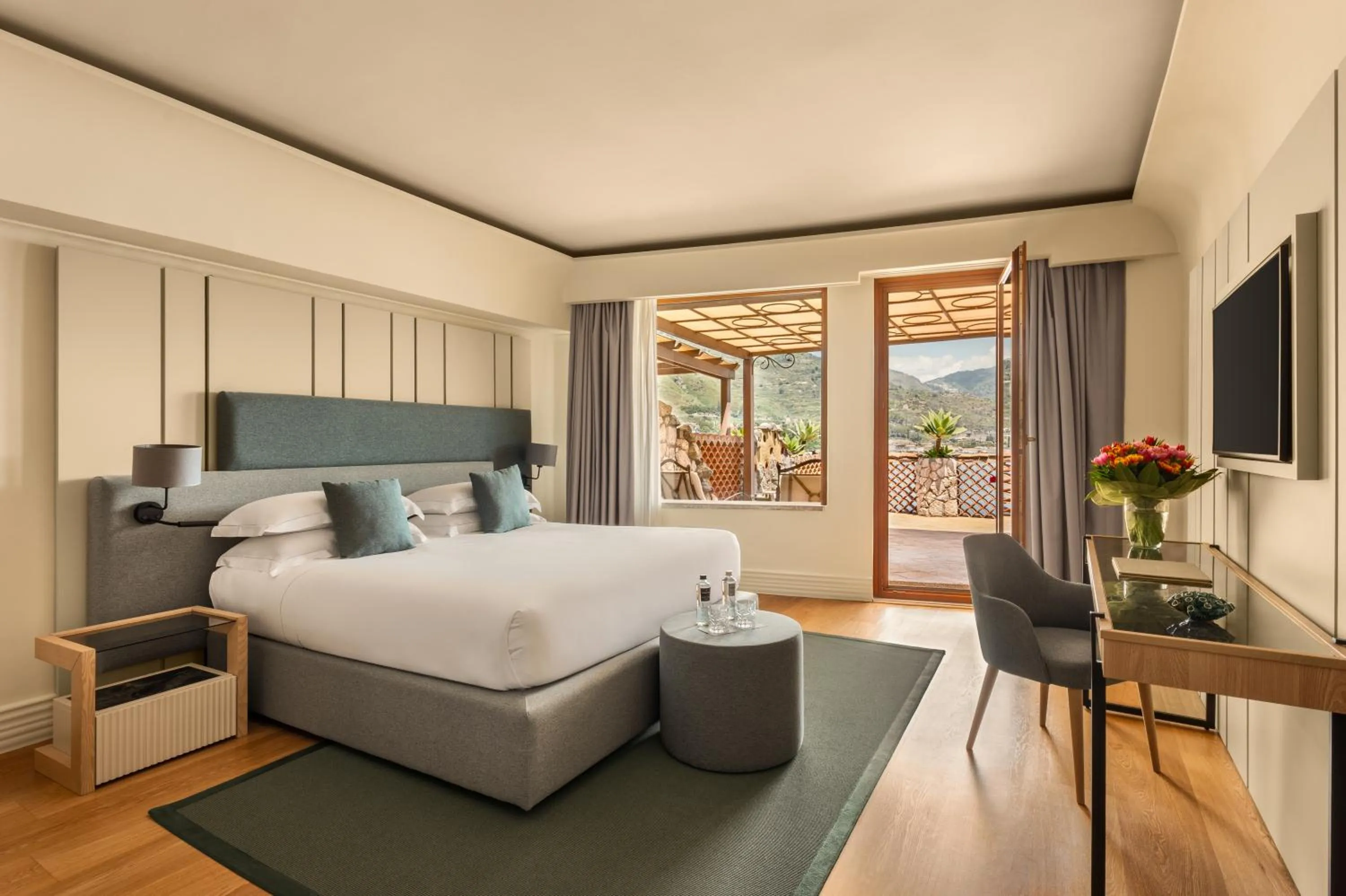 Bed in Atlantis Bay - The Leading Hotels of the World