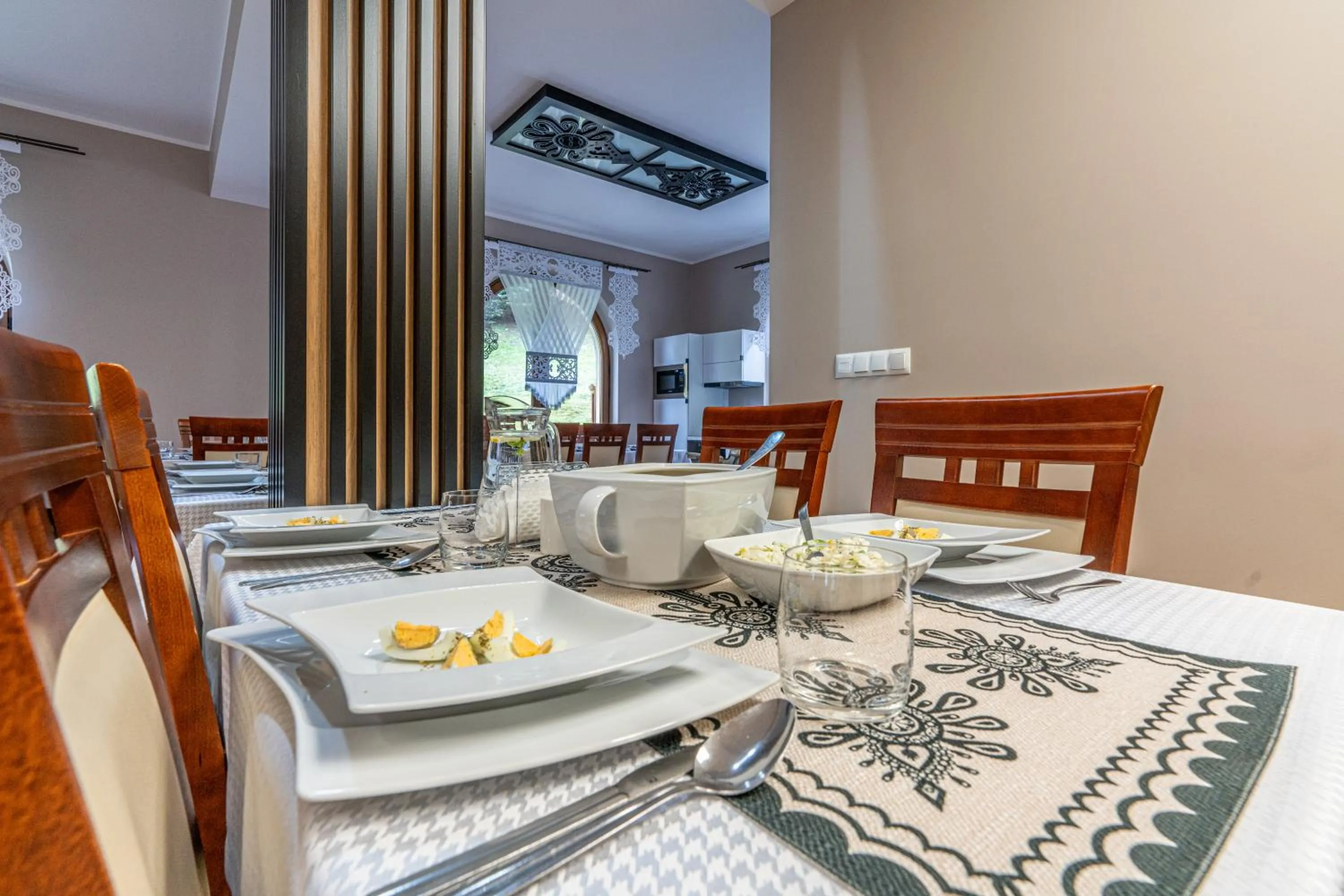 Dining area in Leśny Dworek Biały Dunajec