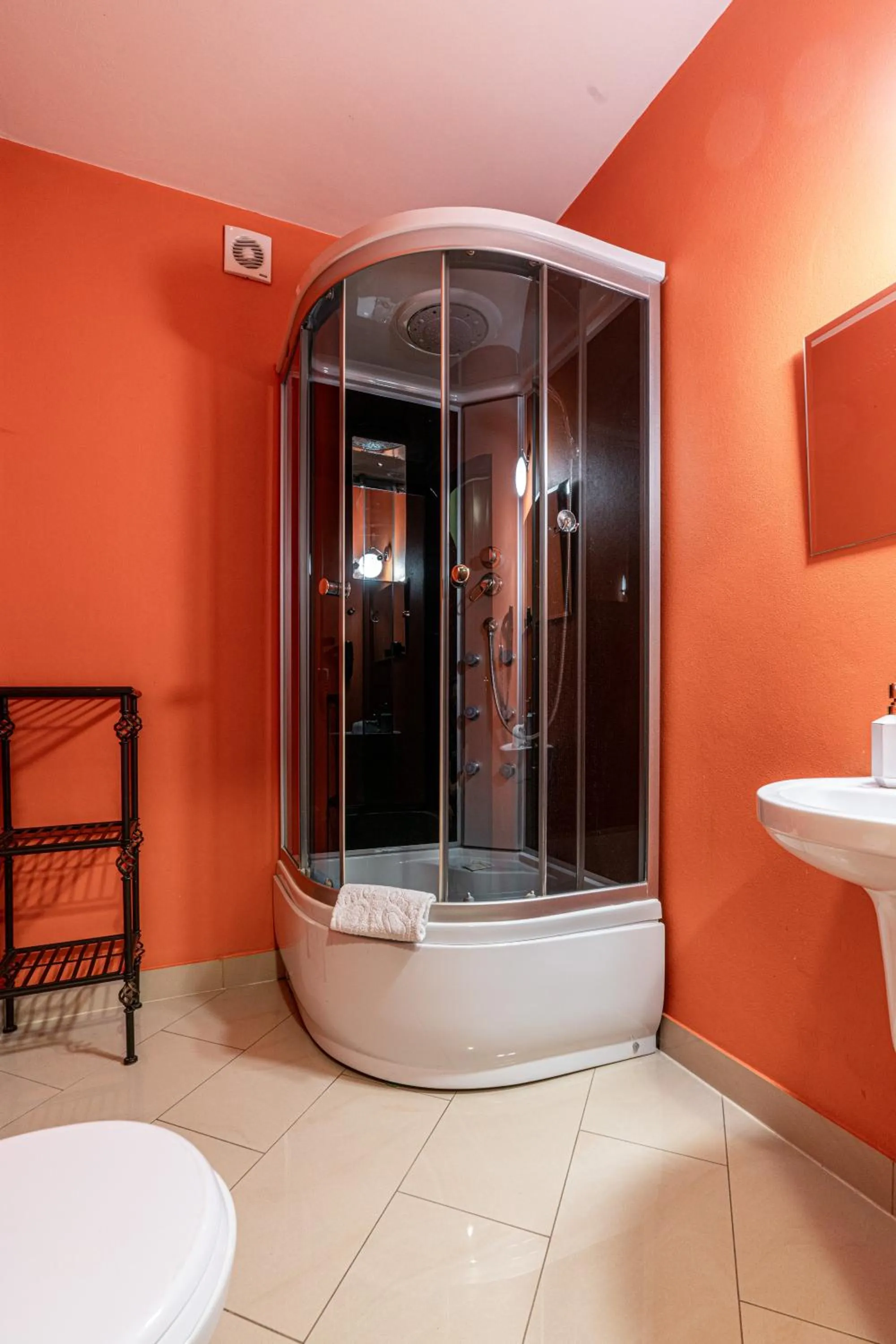 Shower in Leśny Dworek Biały Dunajec