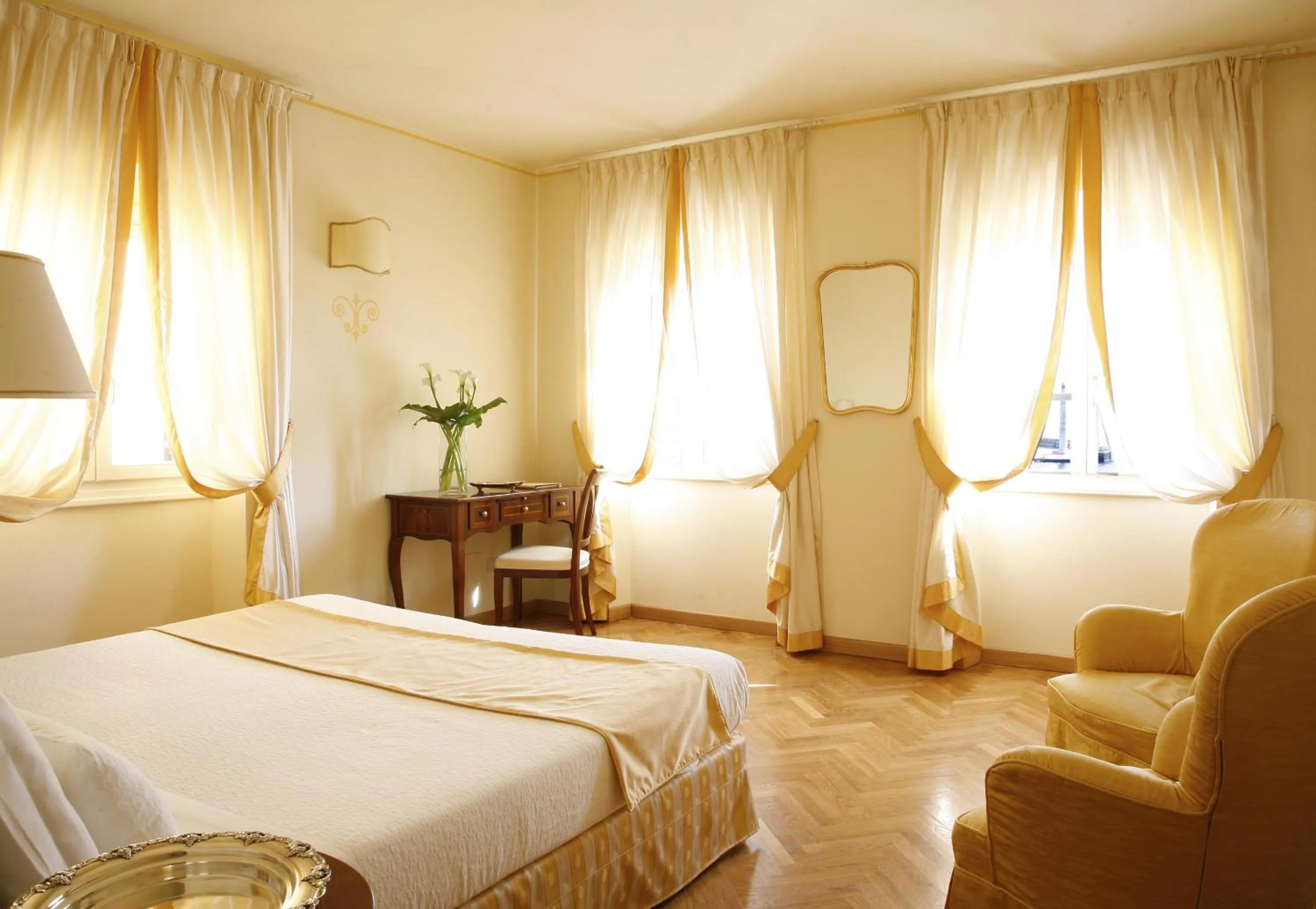 Photo of the whole room in La Vittoria Boutique Hotel