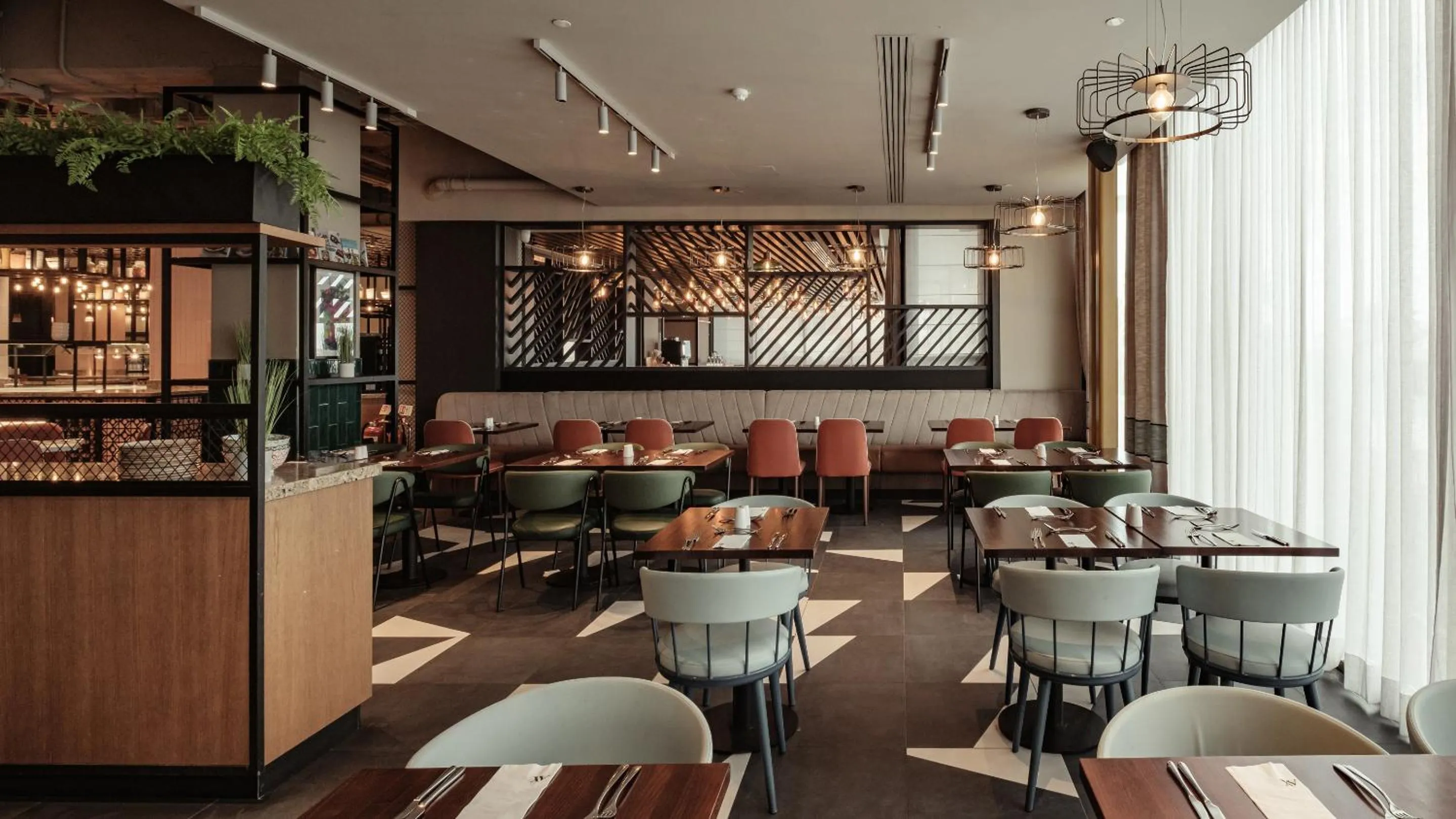 Restaurant/places to eat in AX ODYCY Hotel