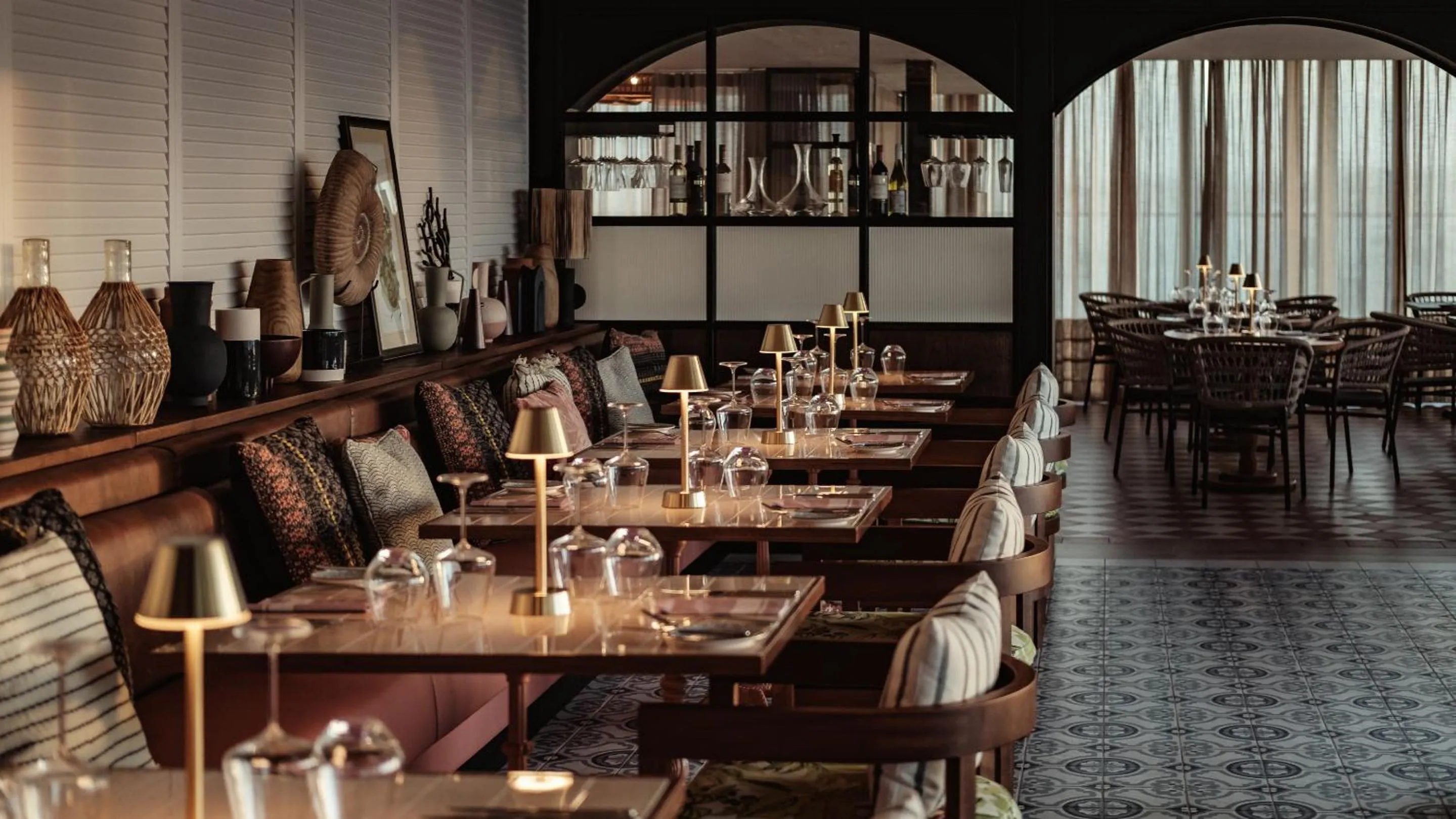 Restaurant/places to eat in AX ODYCY Hotel