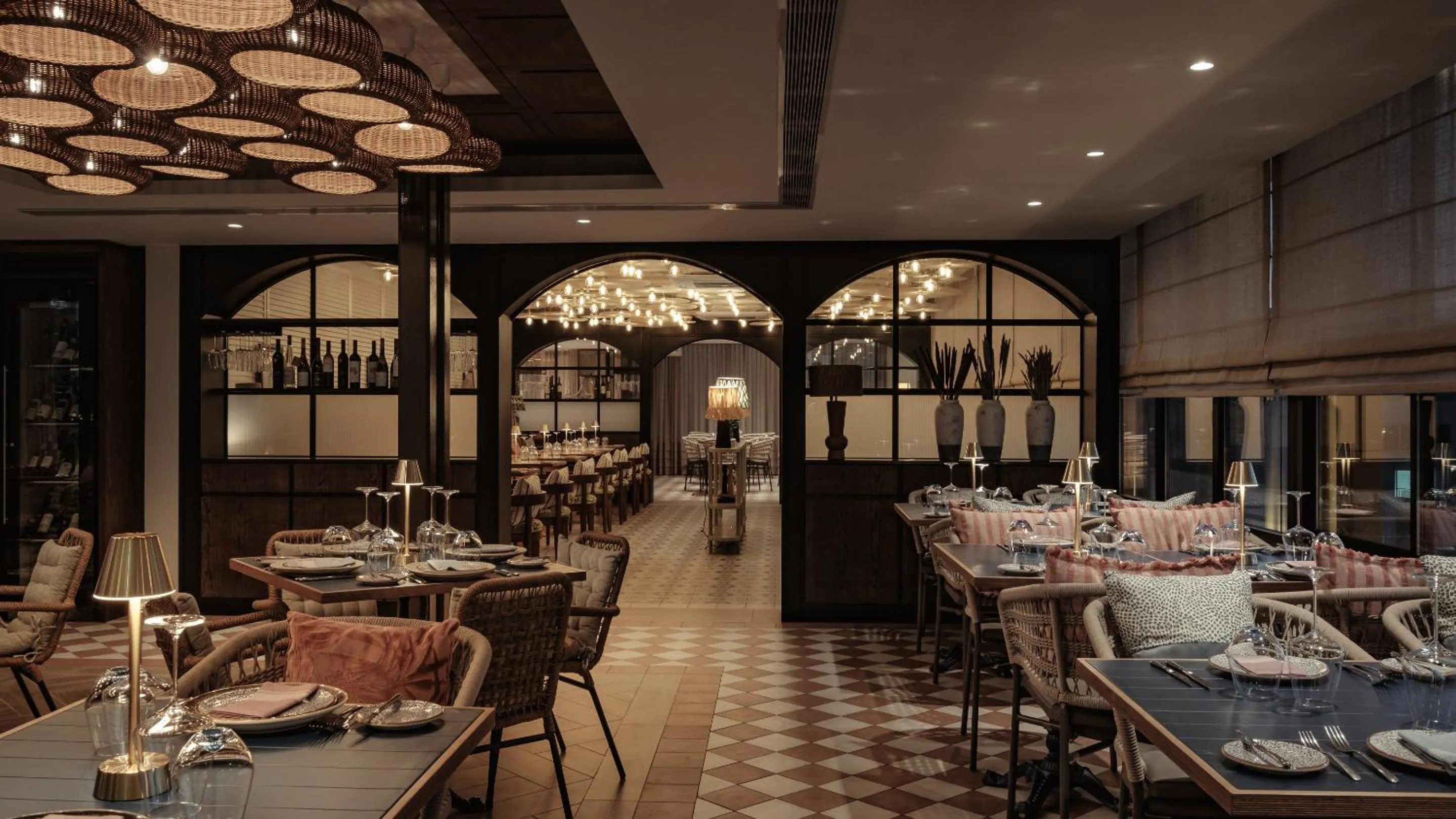 Restaurant/places to eat in AX ODYCY Hotel