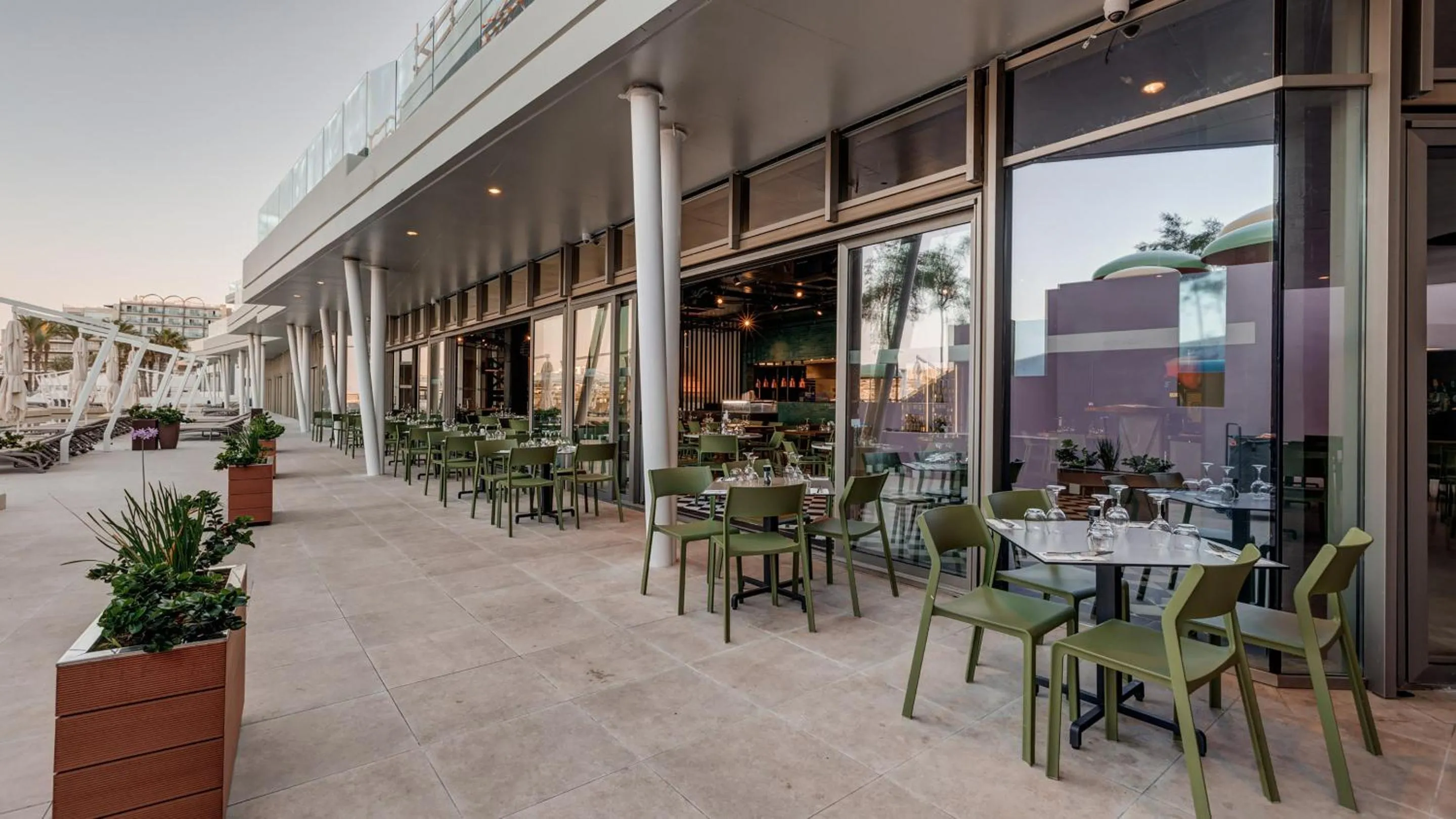 Restaurant/places to eat in AX ODYCY Hotel