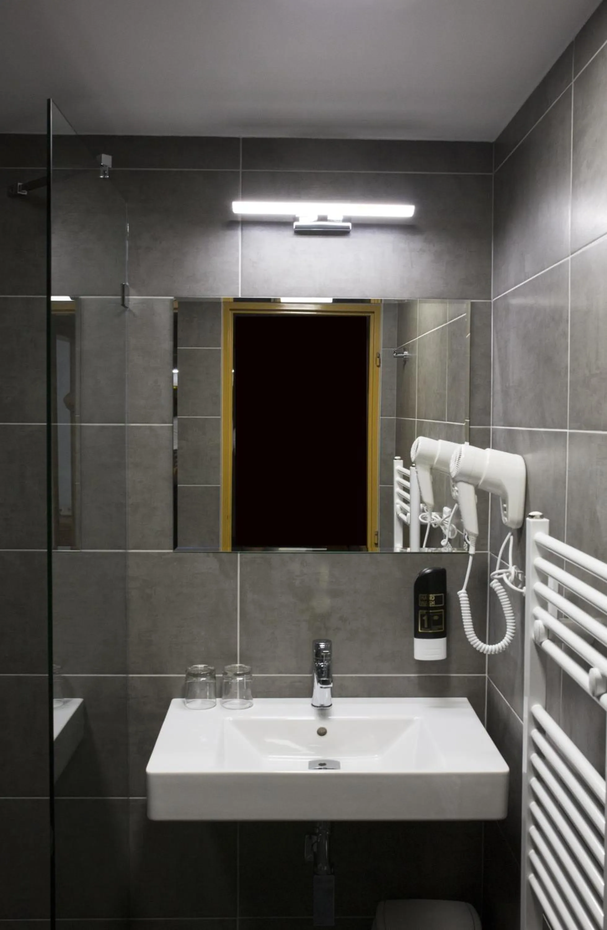 Bathroom in Hotel Atrium