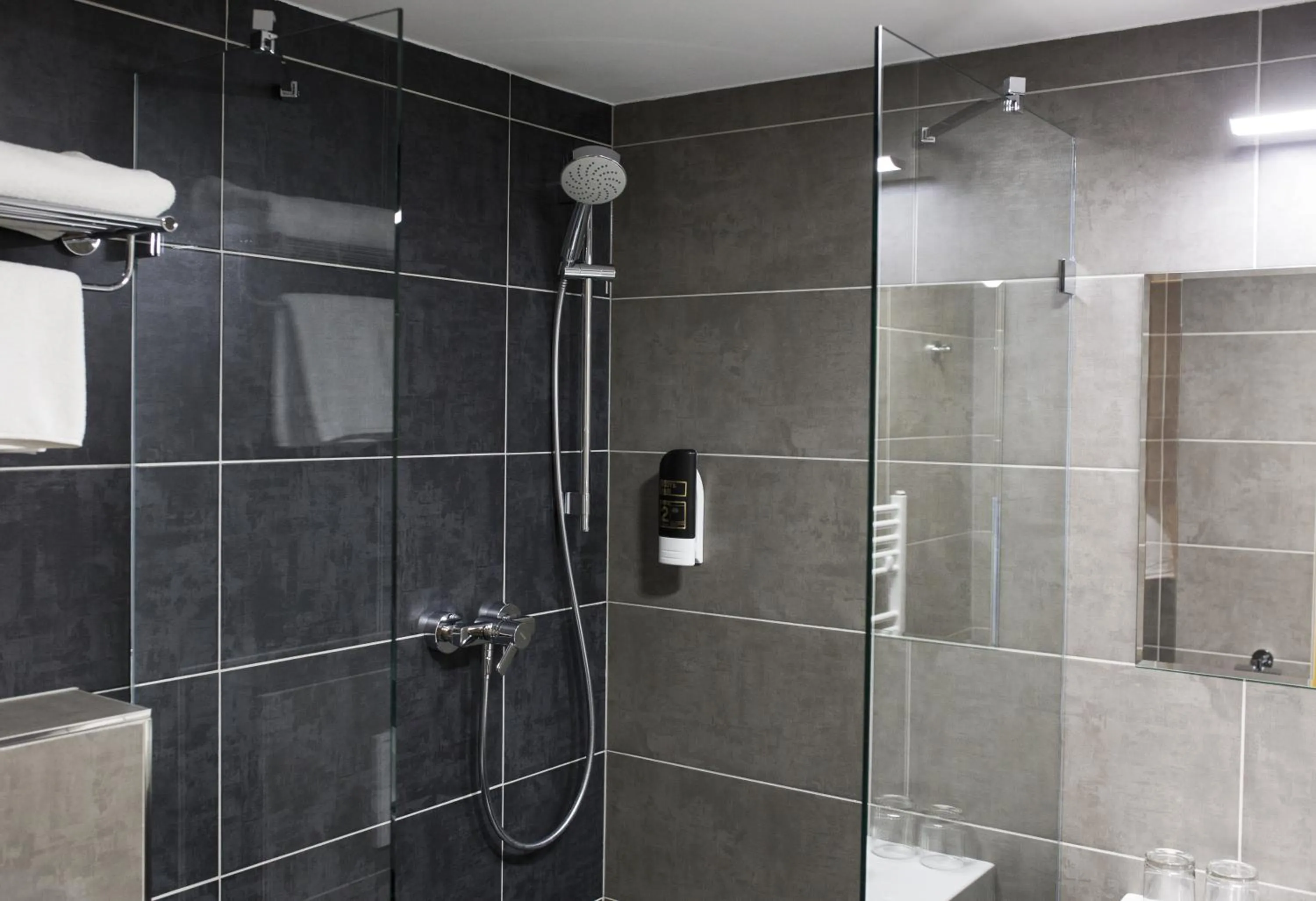 Bathroom in Hotel Atrium