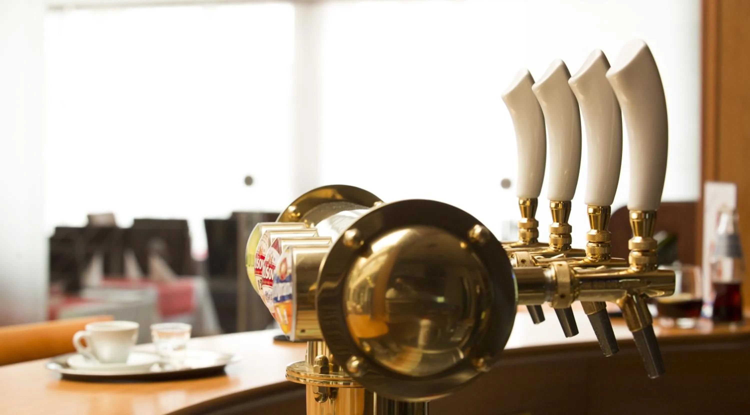 Restaurant/places to eat in Hotel Atrium